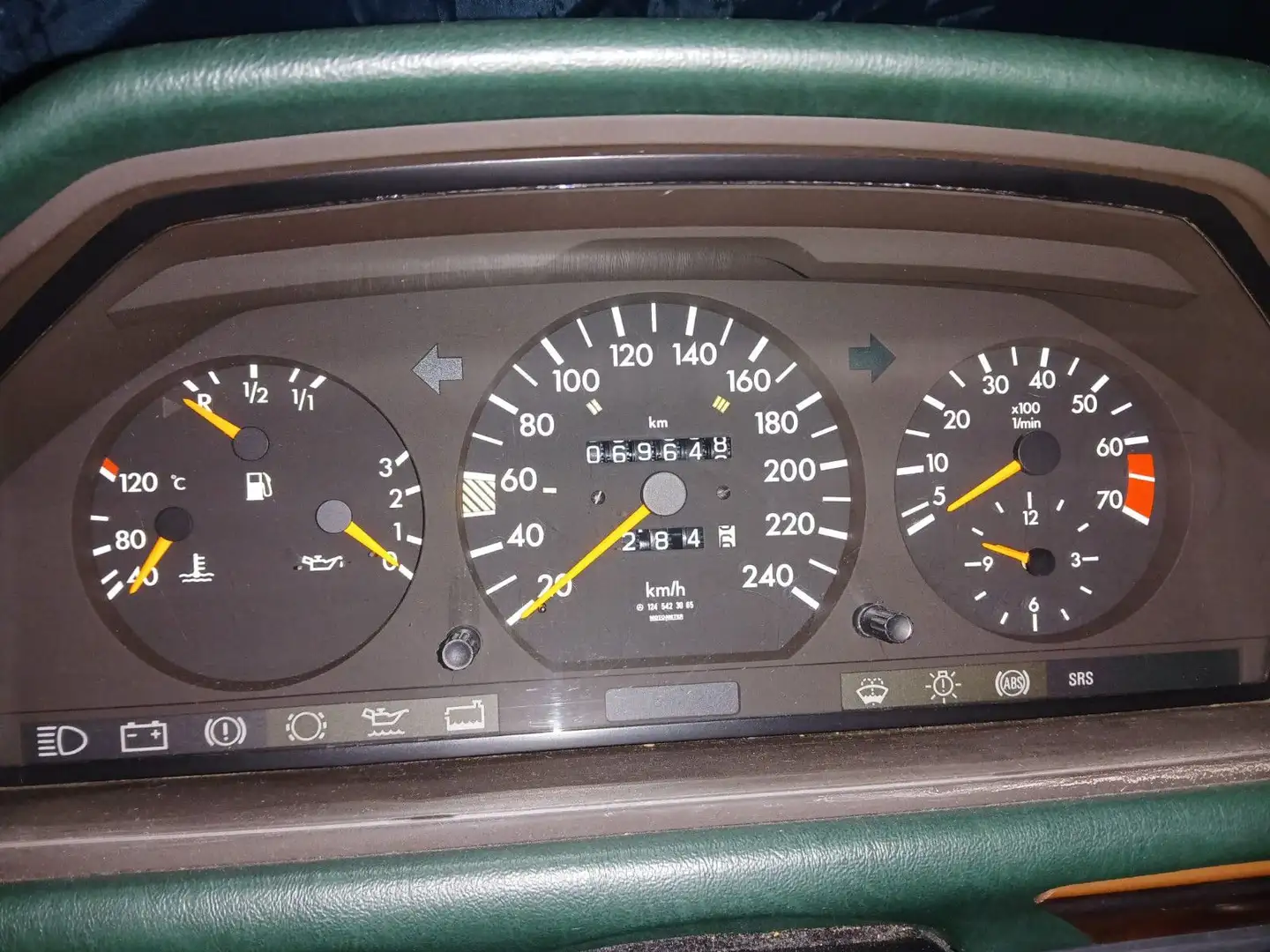 Mercedes-Benz CE 220 COUPÉ/150PS/AUT/H-KENNZEICHEN/SAMMLER/TOP Grün - 2