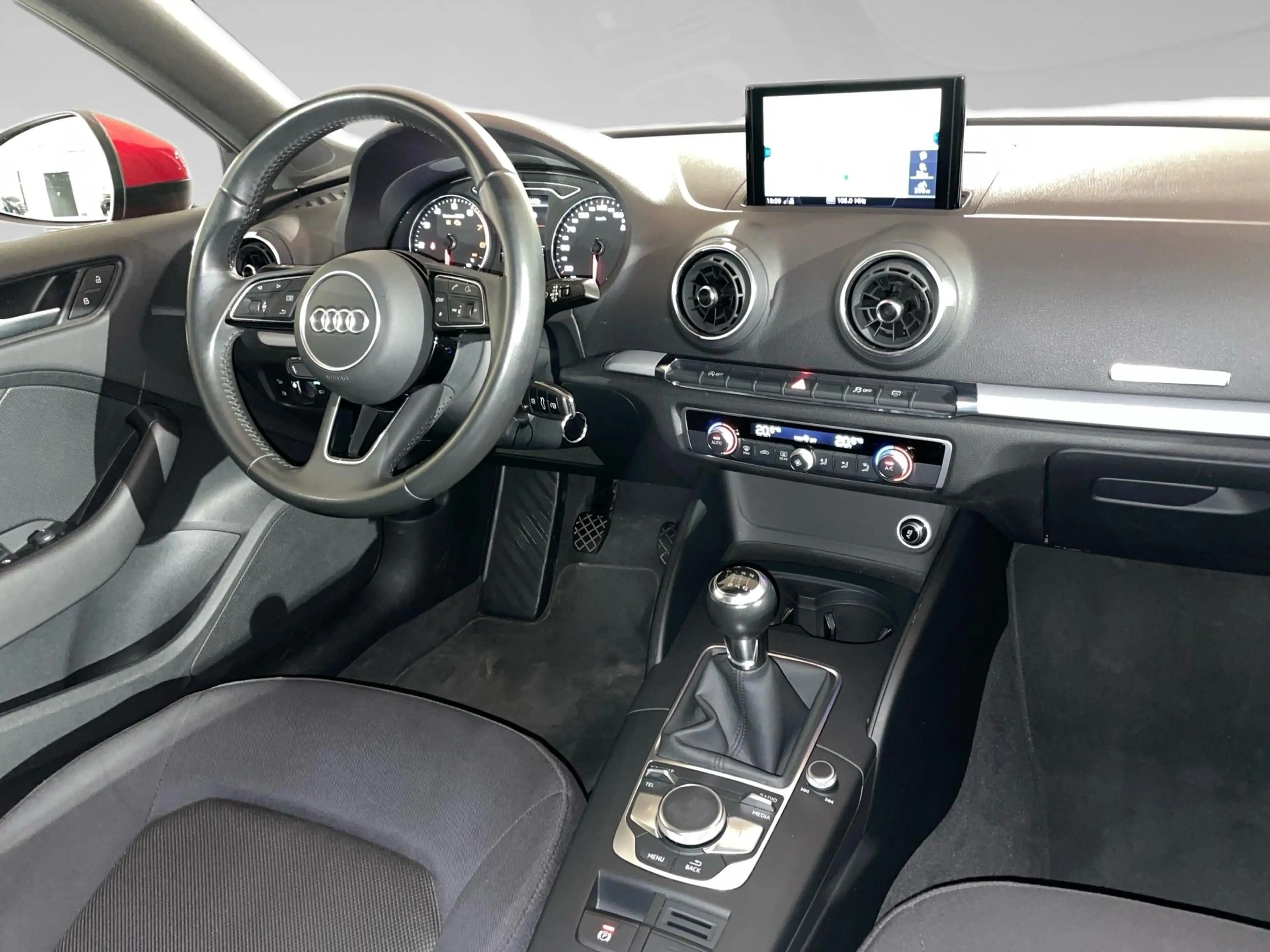 Audi A3 35 TFSI edition one Sportback — photo 7