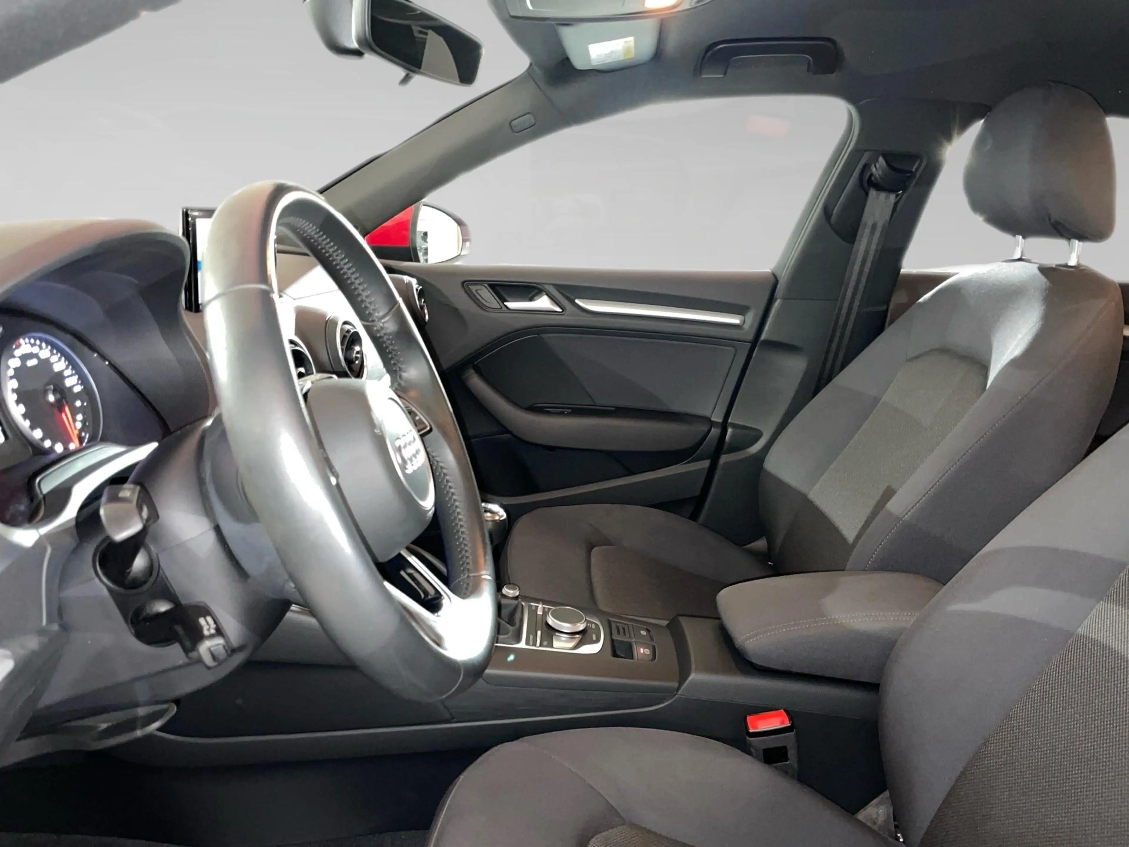 Audi A3 35 TFSI edition one Sportback — photo 4