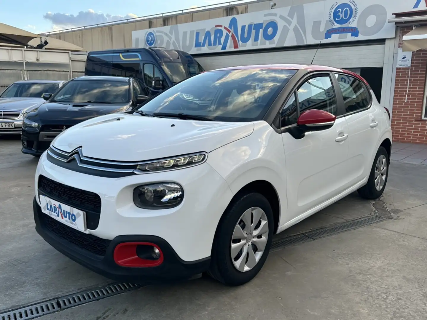 Citroen C3 1.2 PureTech S&S Shine 83 Blanco - 2