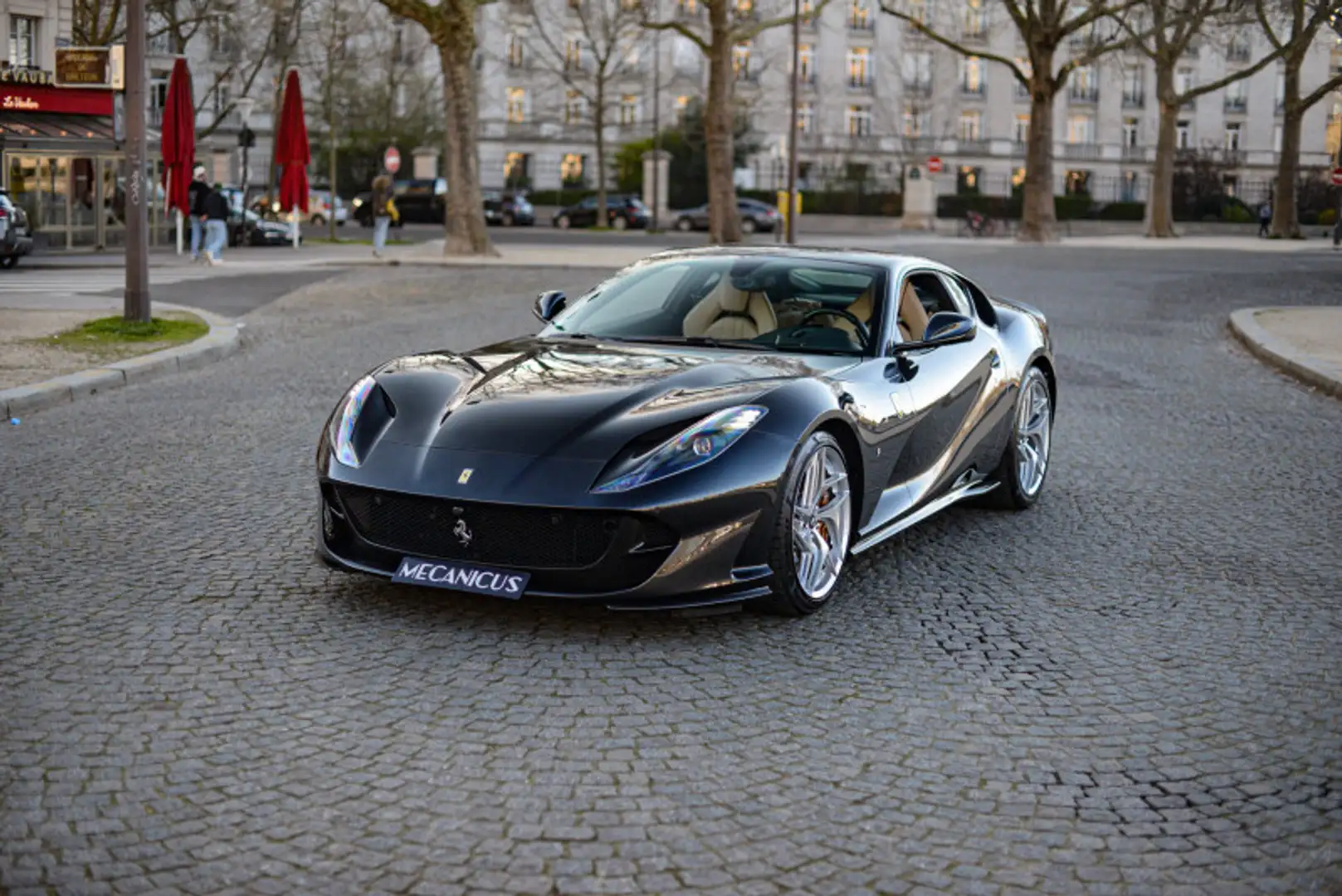 Ferrari 812 Superfast *Configuration exceptionnelle/Entretiens exclusifs Ferrari* Grau - 1