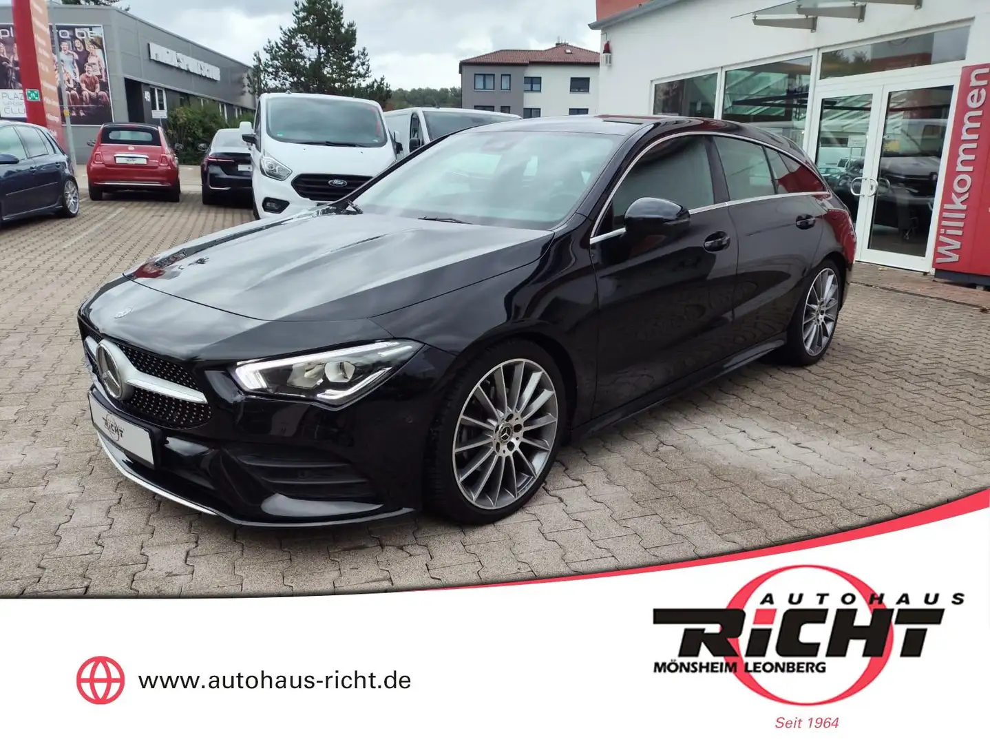 Mercedes-Benz CLA 180 Shooting Brake AMG Line Navi SHZ LED PDC Noir - 1
