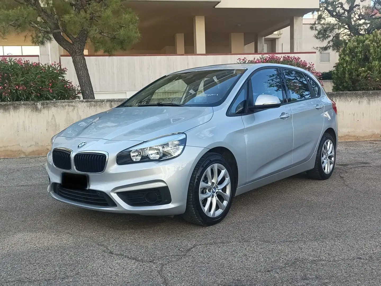 BMW 216 216d Active Tourer Advantage auto my17 Argent - 1