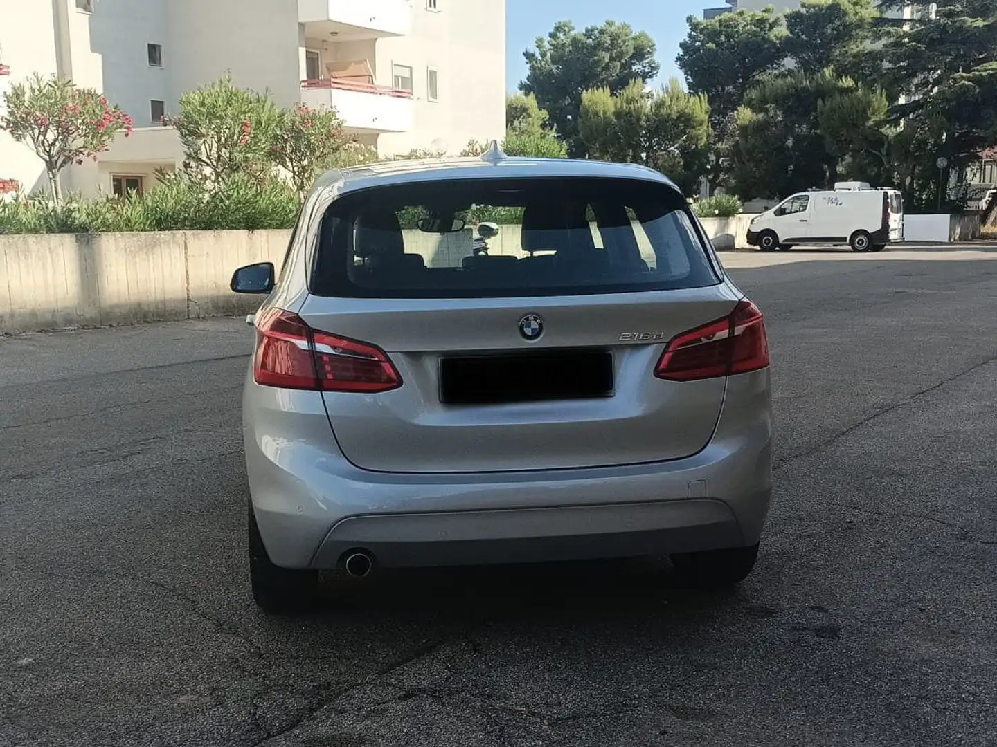BMW 216 216d Active Tourer Advantage auto my17 Argent - 2