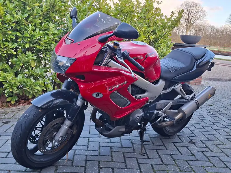 Honda VTR 1000 - foto 3