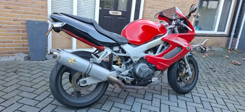 Honda VTR 1000 - foto 2