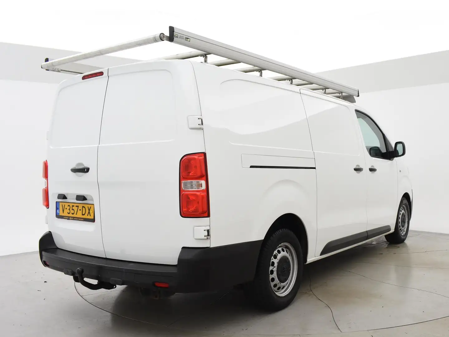 Toyota Proace Worker 1.6 D-4D 3-ZITS EURO 6 LONG + TREKHAAK | IM Blanc - 2