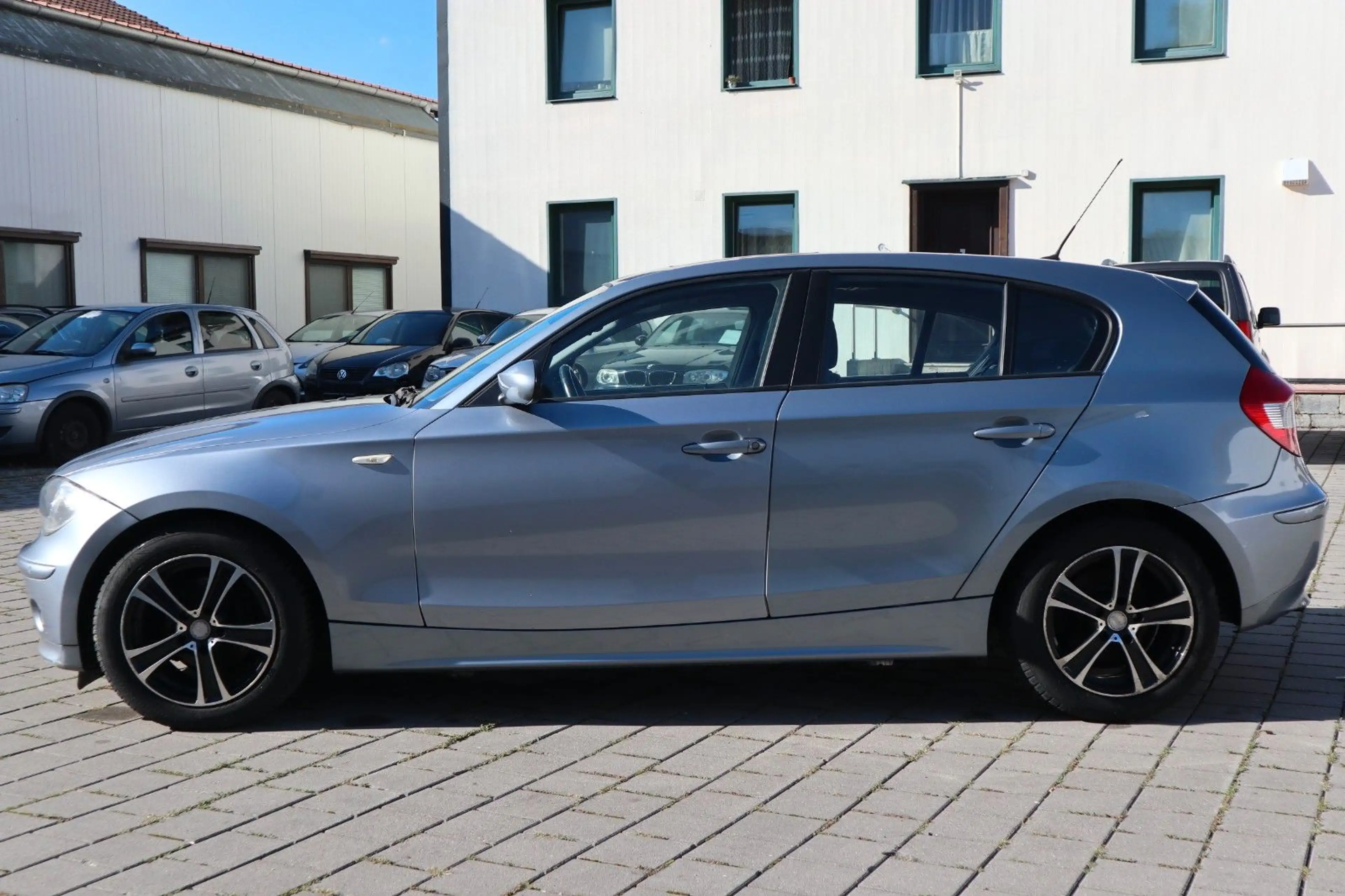 BMW 118 i Automatik Leder eGSD Steuerkette & TÜV NEU — photo 8
