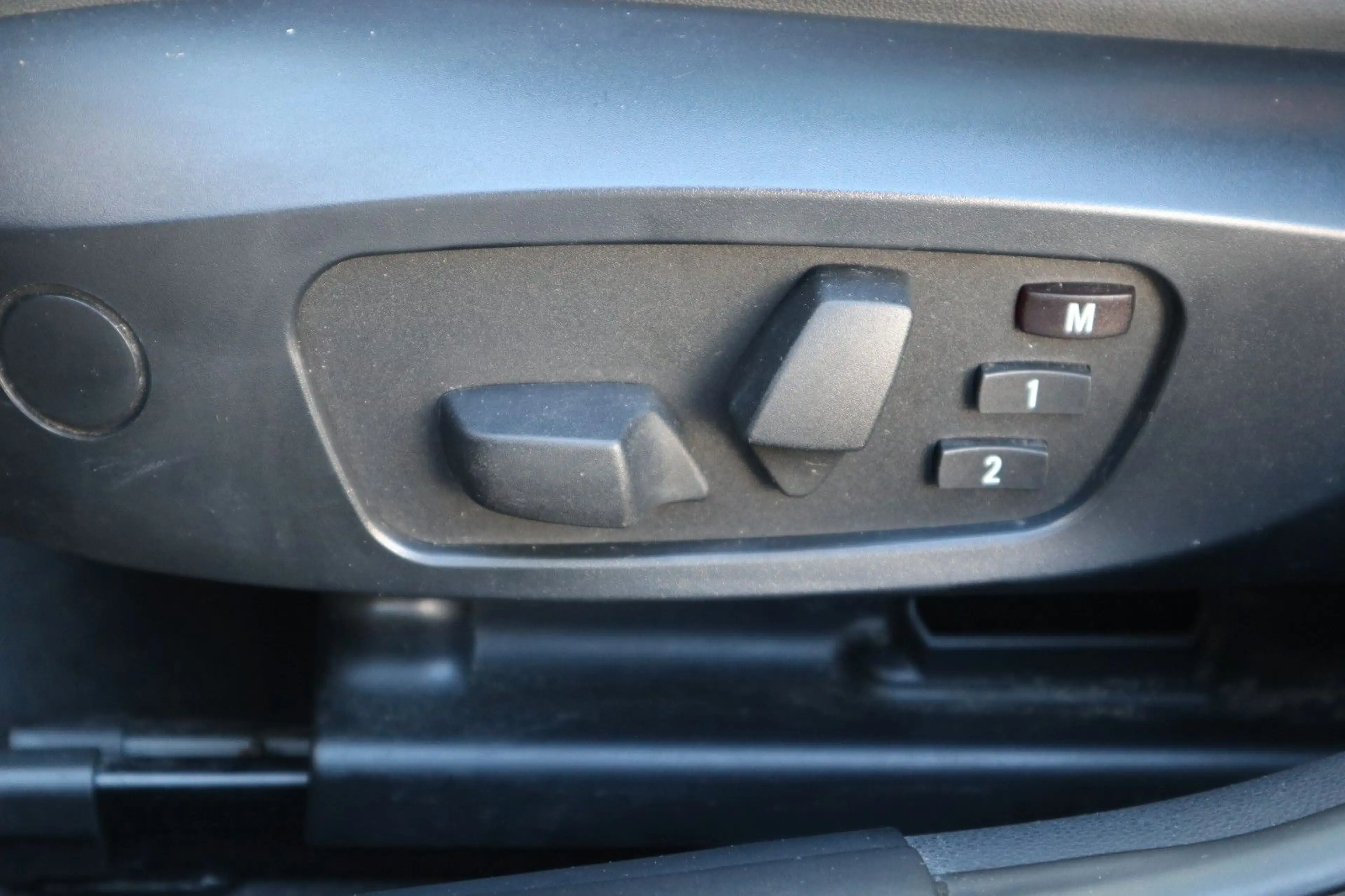 BMW 118 i Automatik Leder eGSD Steuerkette & TÜV NEU — photo 22
