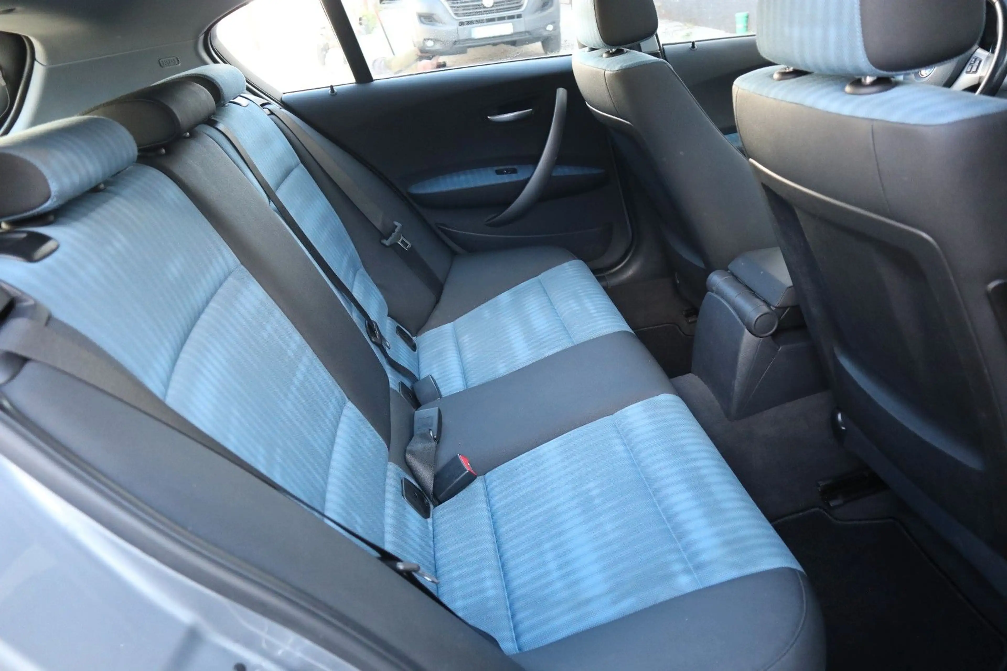 BMW 118 i Automatik Leder eGSD Steuerkette & TÜV NEU — photo 12