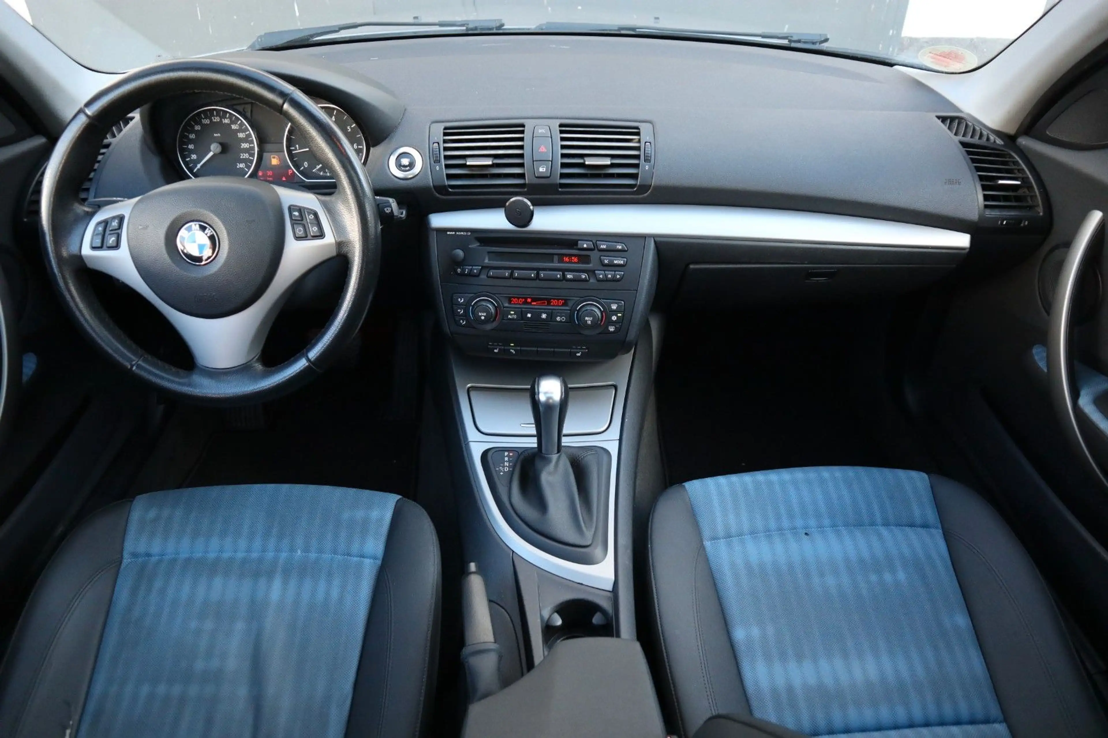 BMW 118 i Automatik Leder eGSD Steuerkette & TÜV NEU — photo 23