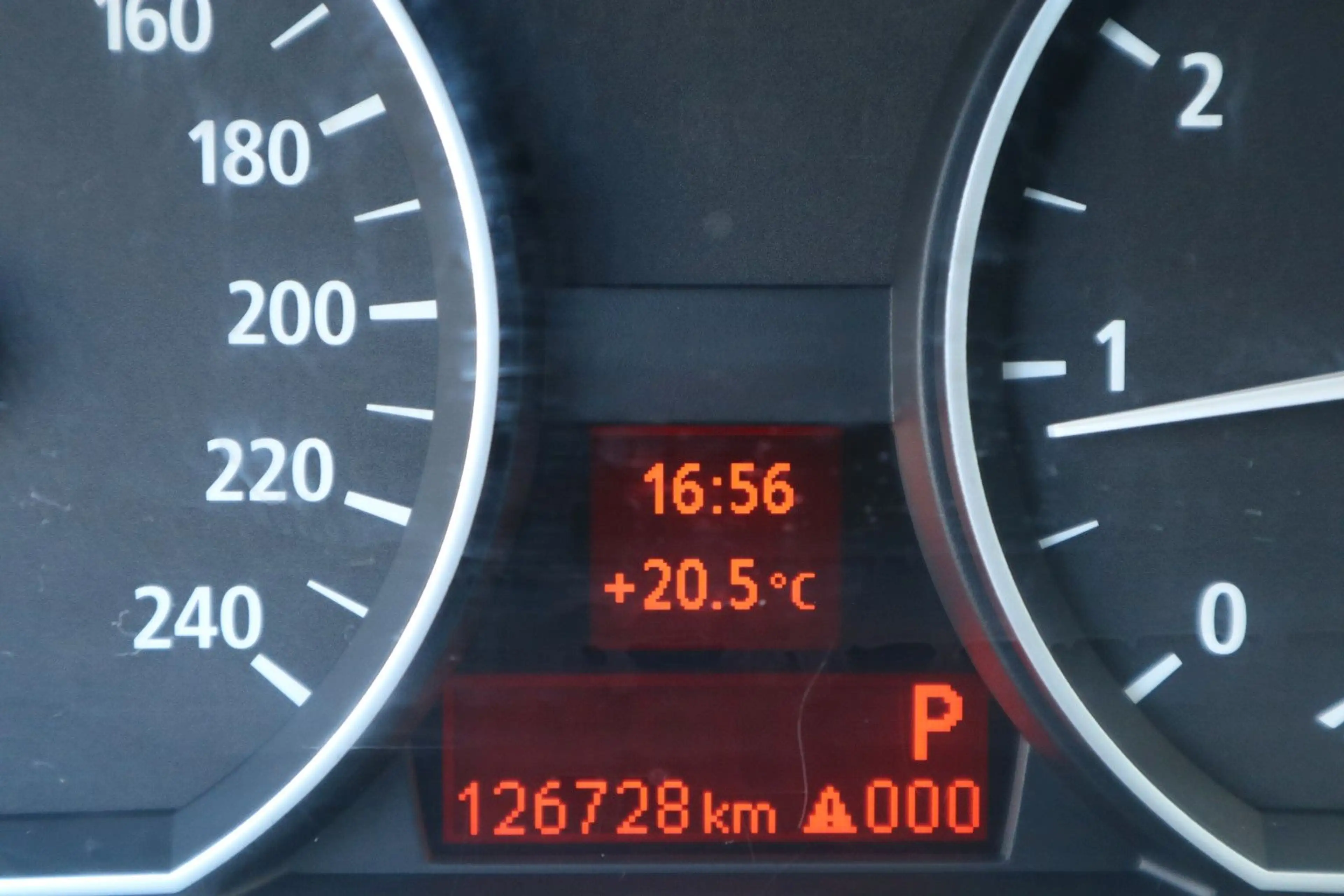 BMW 118 i Automatik Leder eGSD Steuerkette & TÜV NEU — photo 19