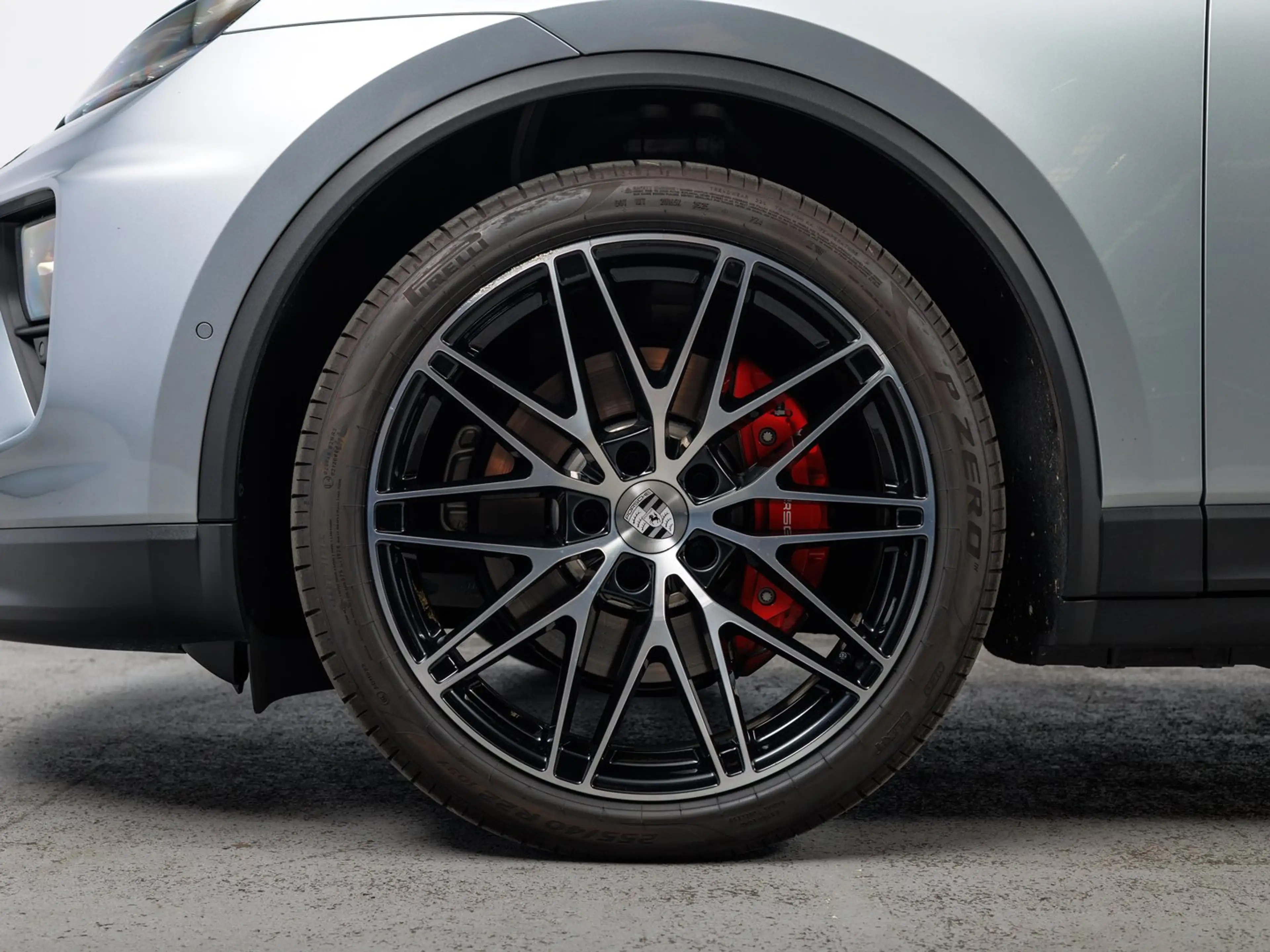 Porsche Macan 4S — photo 13