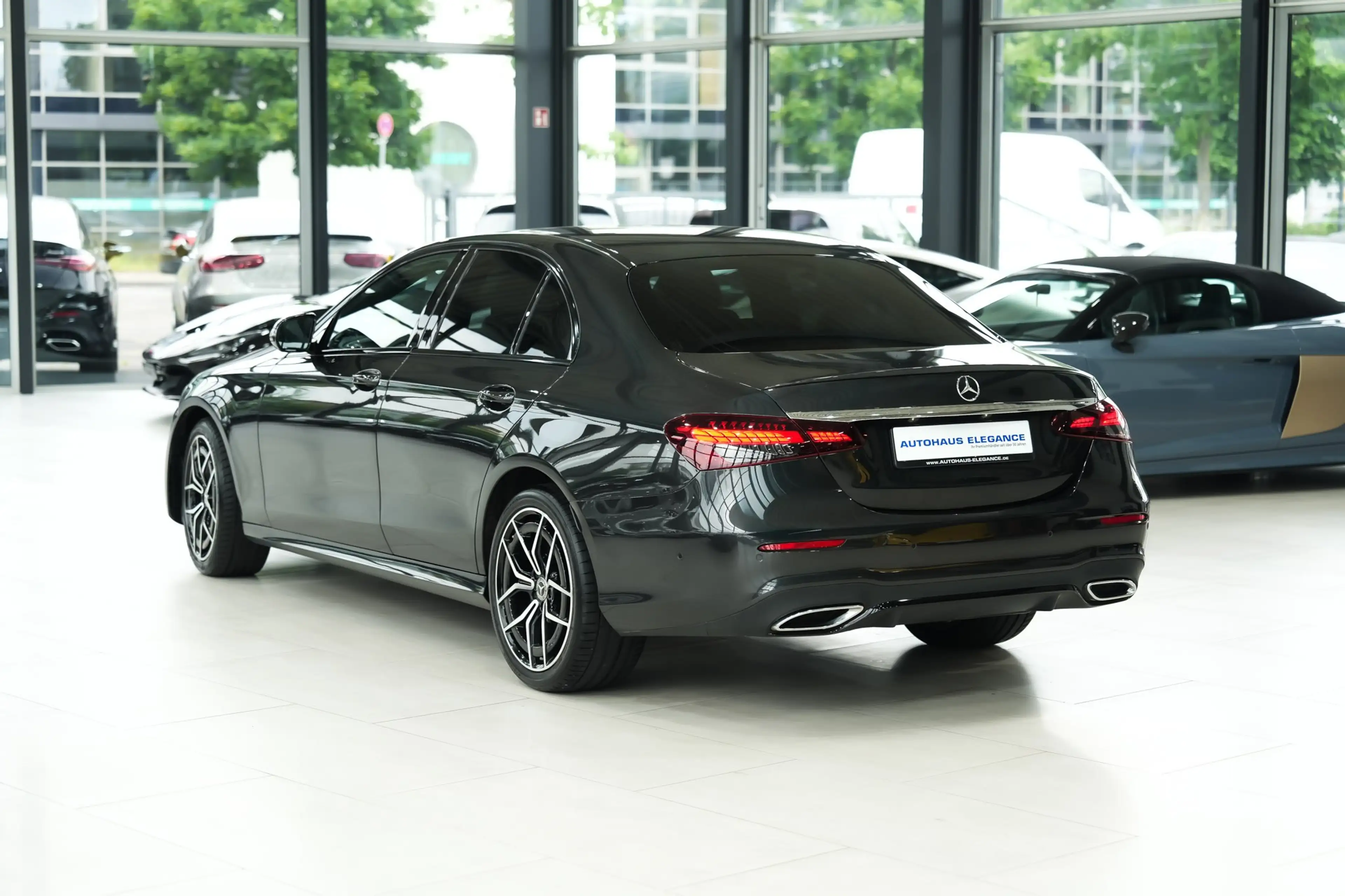 Mercedes-Benz E 450 4Matic*AMG-LINE*NIGHT*BURM*BUSINESS*1.HAND — photo 2