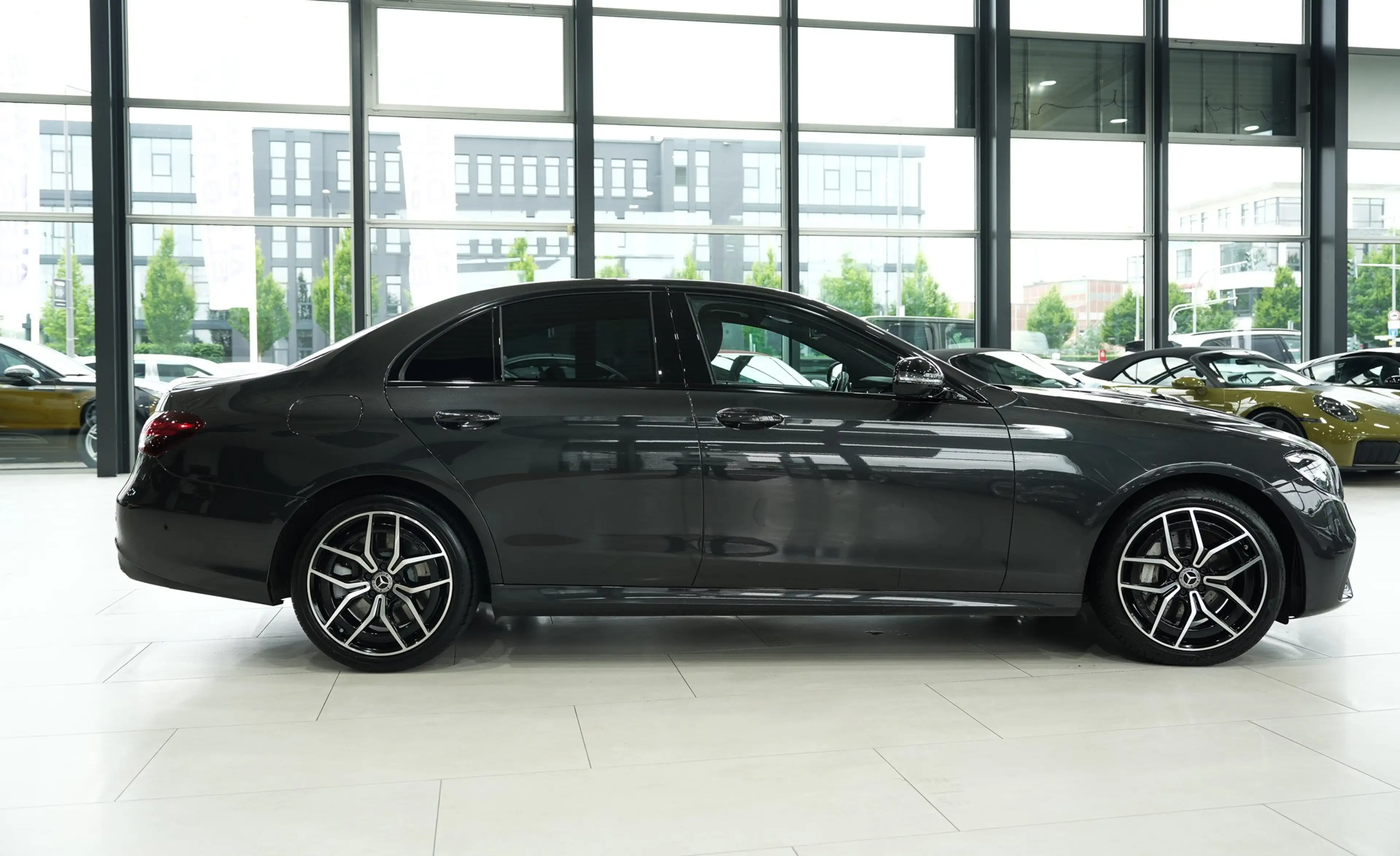 Mercedes-Benz E 450 4Matic*AMG-LINE*NIGHT*BURM*BUSINESS*1.HAND — photo 4