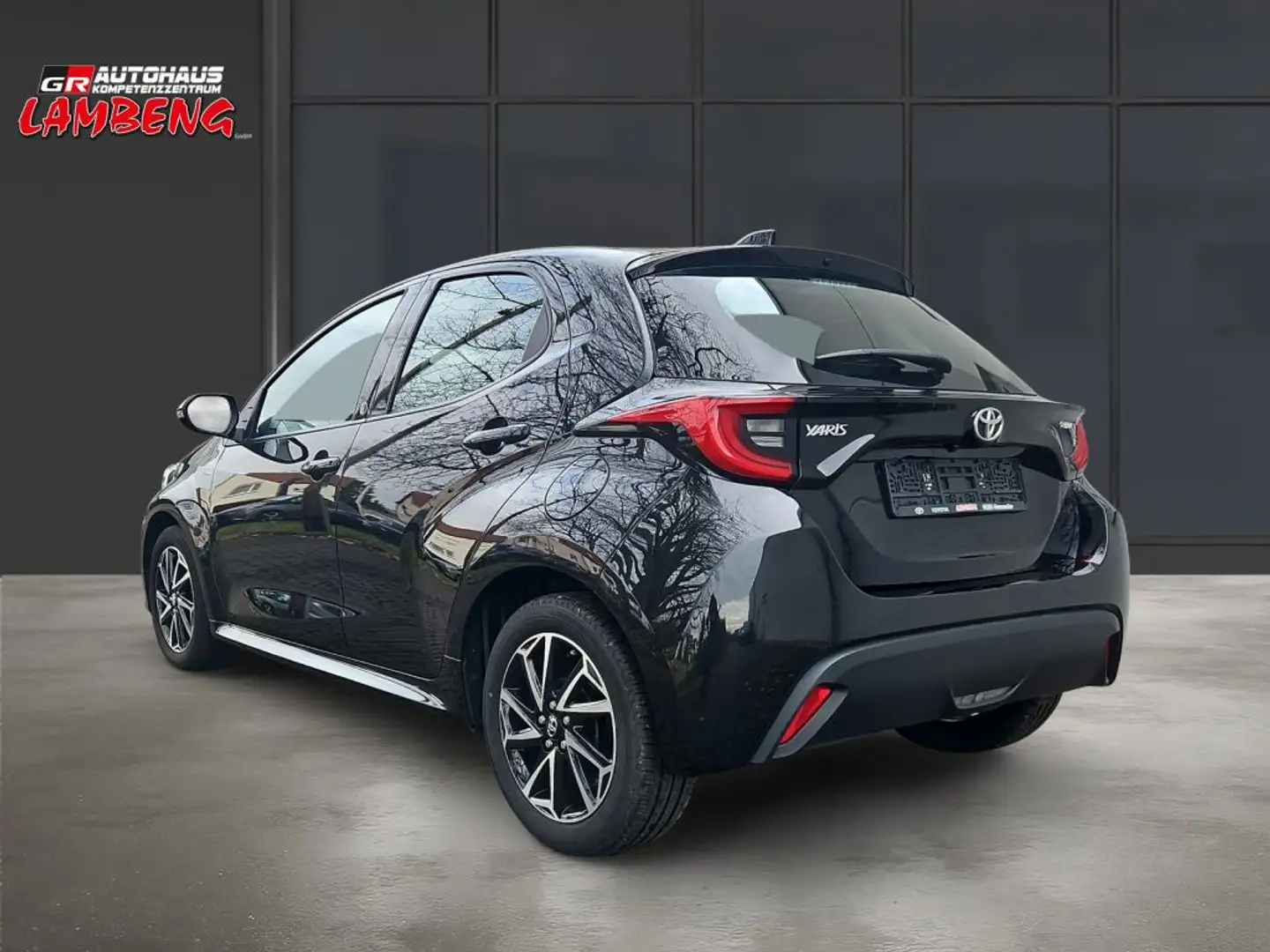 Toyota Yaris 1.5 VVT-i Team Deutschland Schwarz - 2