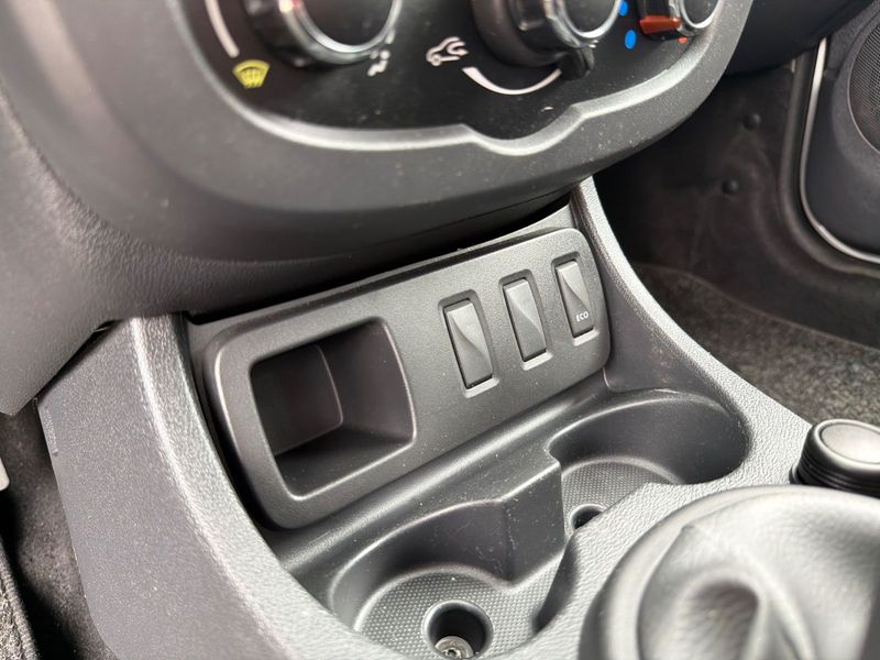 Dacia Duster I Laureate 4x2 — photo 18