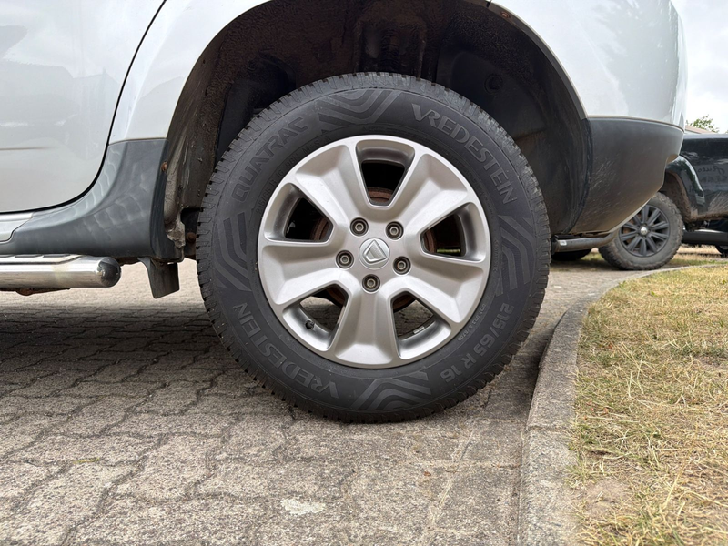 Dacia Duster I Laureate 4x2 — photo 7