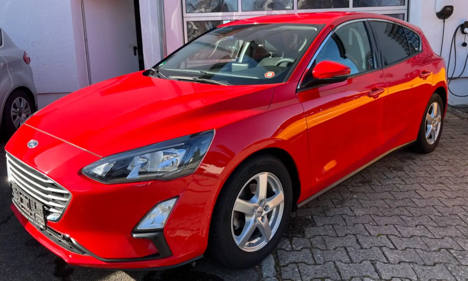 Ford Focus 1,0 EcoBoost 74kW Cool & Connect - StandHz Rouge - 2