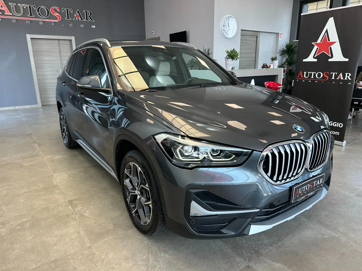 BMW X1 xdrive20d xLine Plus auto Gold - 1