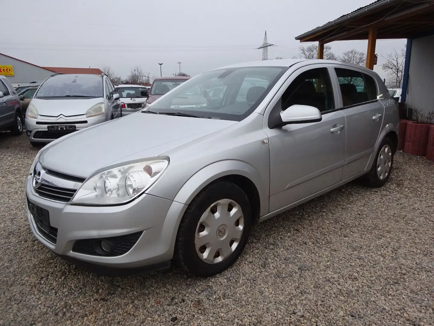Opel Astra 1.7 CDTI Edition 81kW Silber - 1