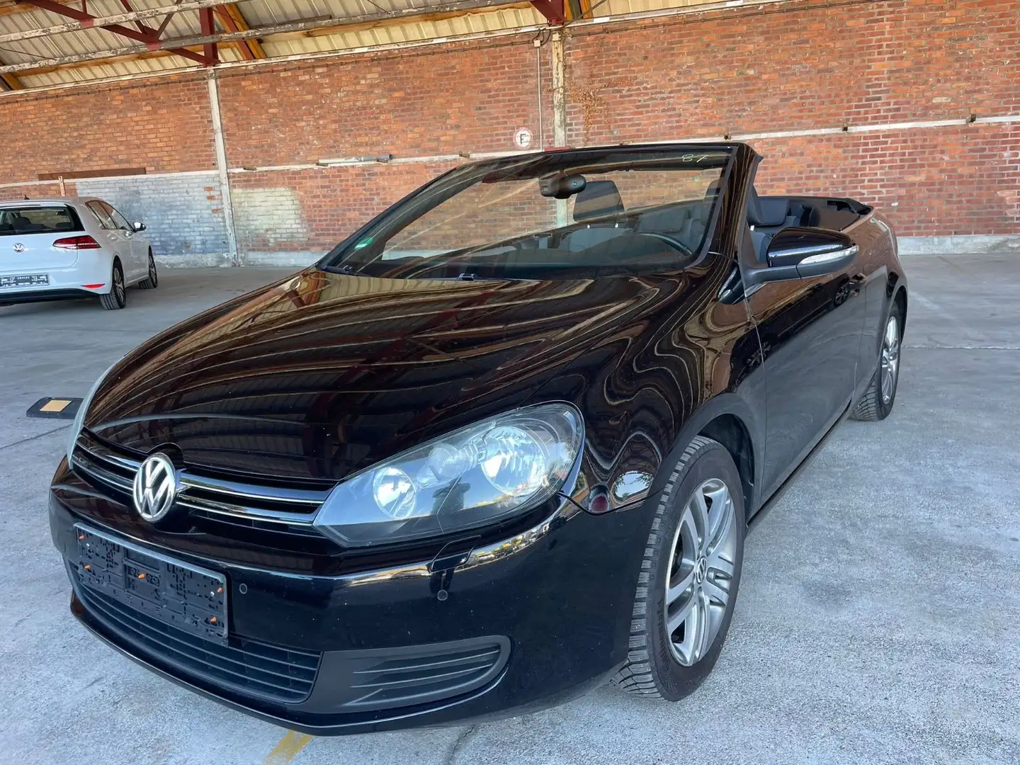 Volkswagen Golf VI Cabriolet/PDC/SHZ/S-HEFT/TEMPO/ALU Schwarz - 1