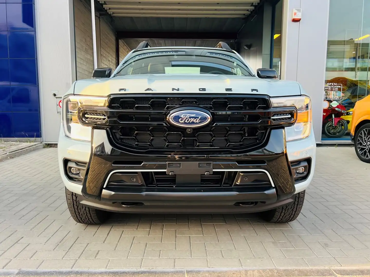 Ford Ranger 2.3 PHEV / STORMTRAK / 6,9 KW PRO POWER Gris - 2