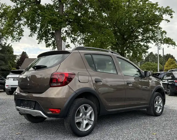 Dacia Sandero Stepway view 4