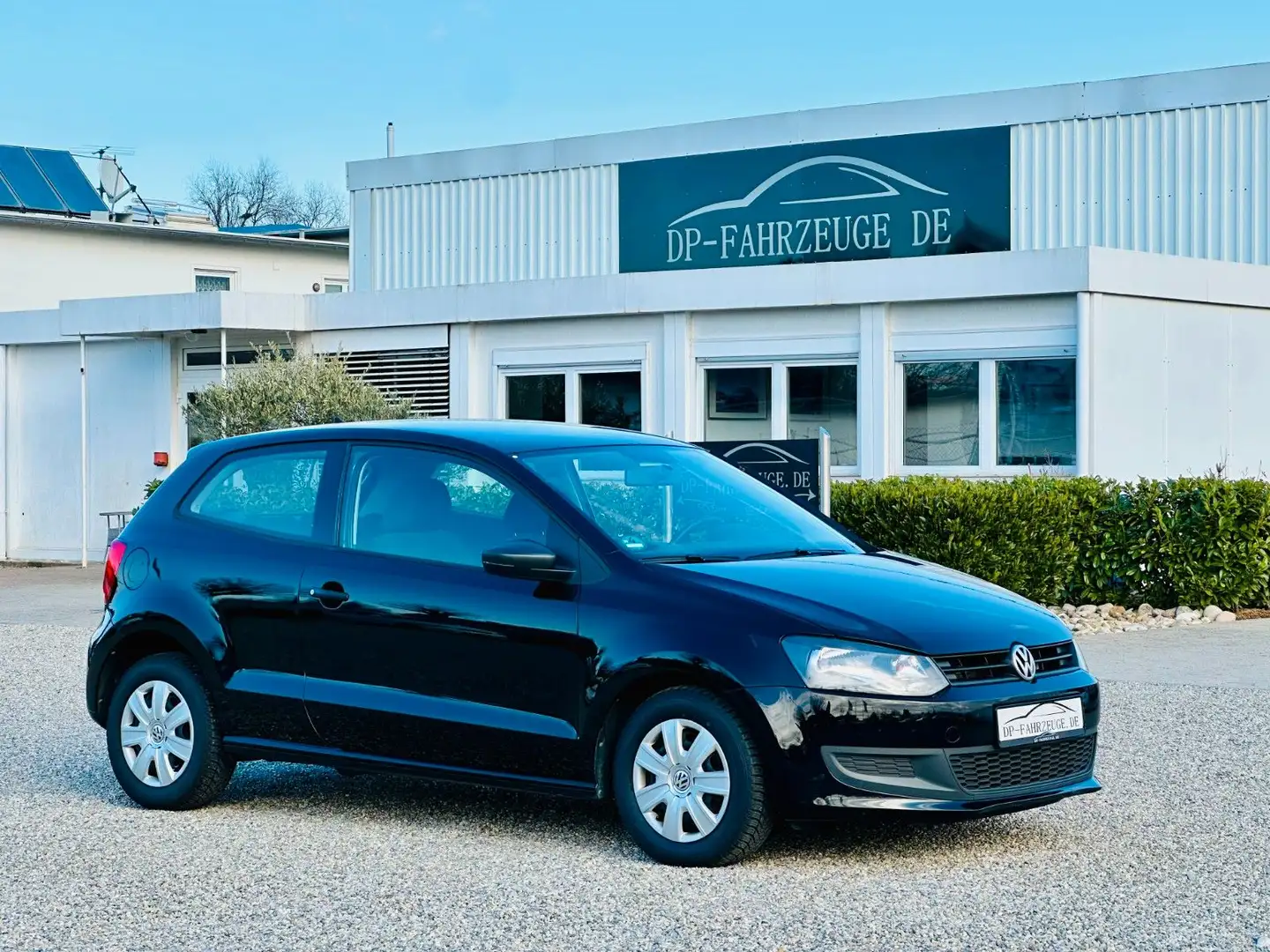 Volkswagen Polo Trendline 1Hand Klima TOP Zustand GARANTIE Schwarz - 1