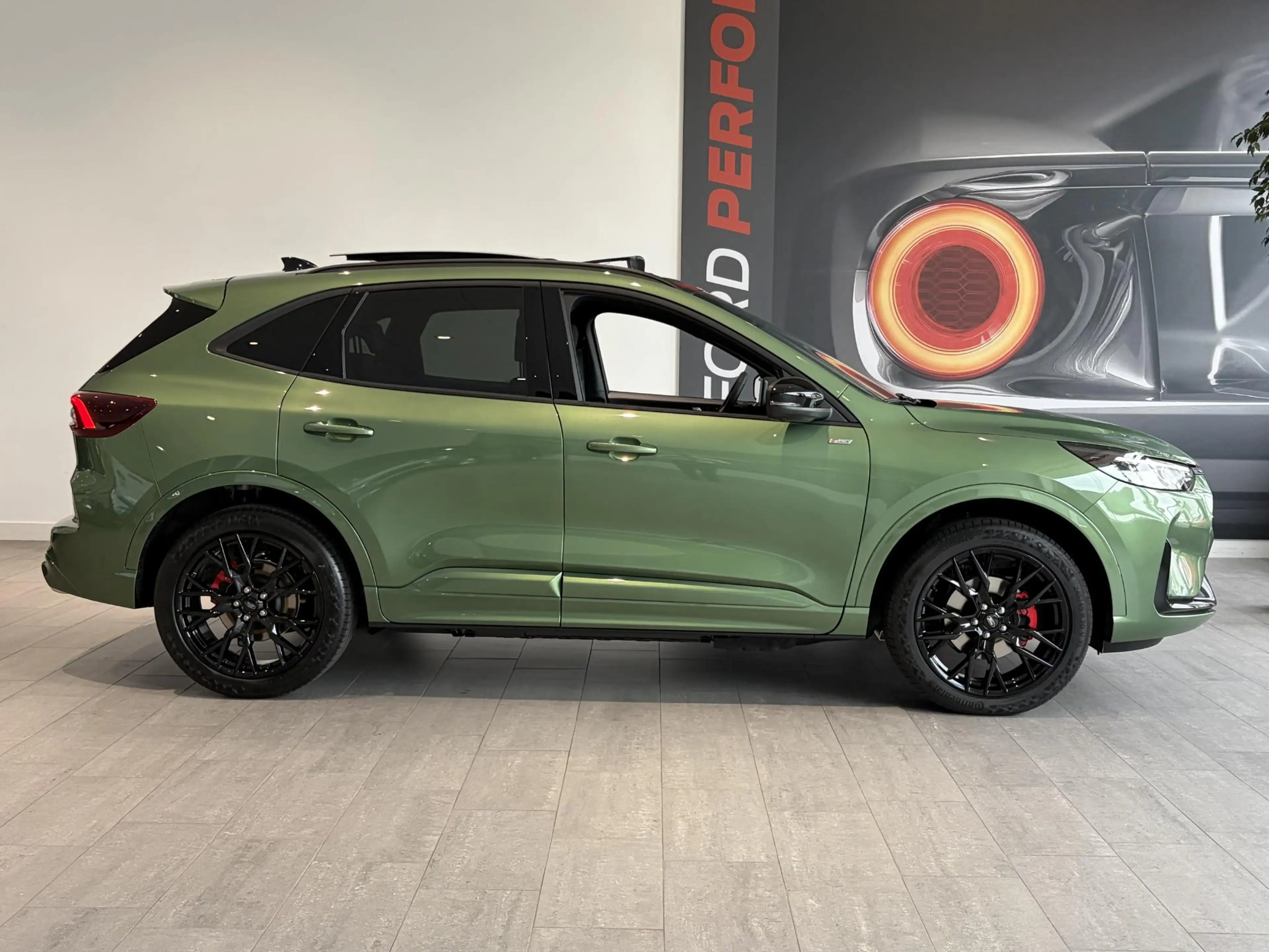 Ford Kuga 2.5 PHEV ST-LINE X 243 PK | BLACKPACK | ADAPTIVE C — photo 6
