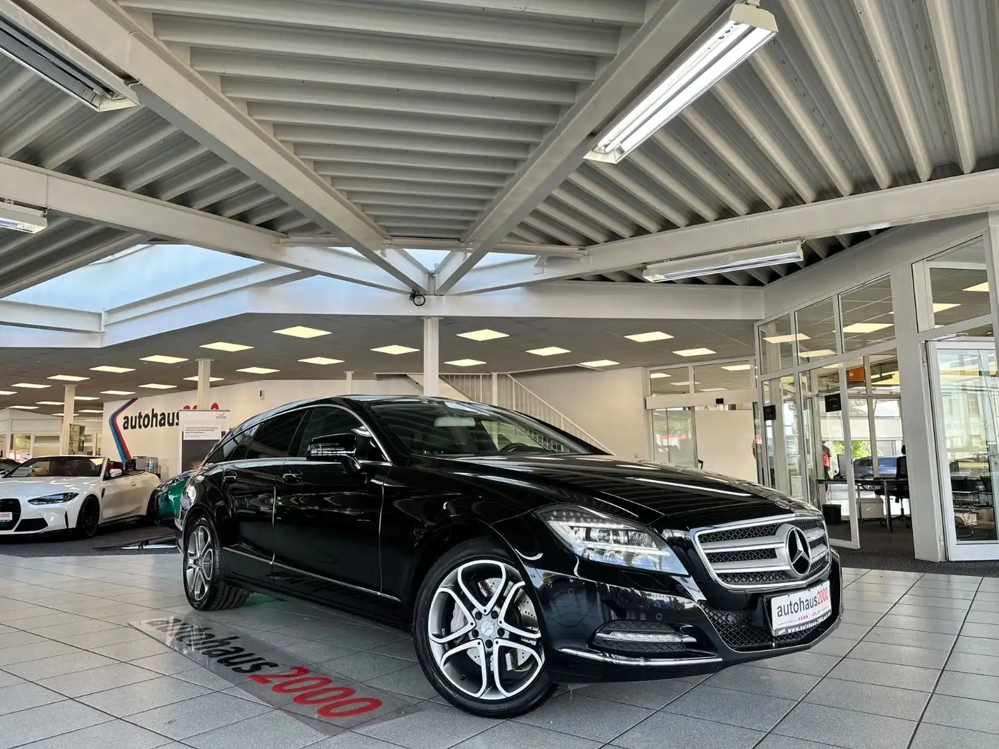 Mercedes-Benz CLS 350 AUT./LED/CAM/NAVI/GLASD. Schwarz - 1