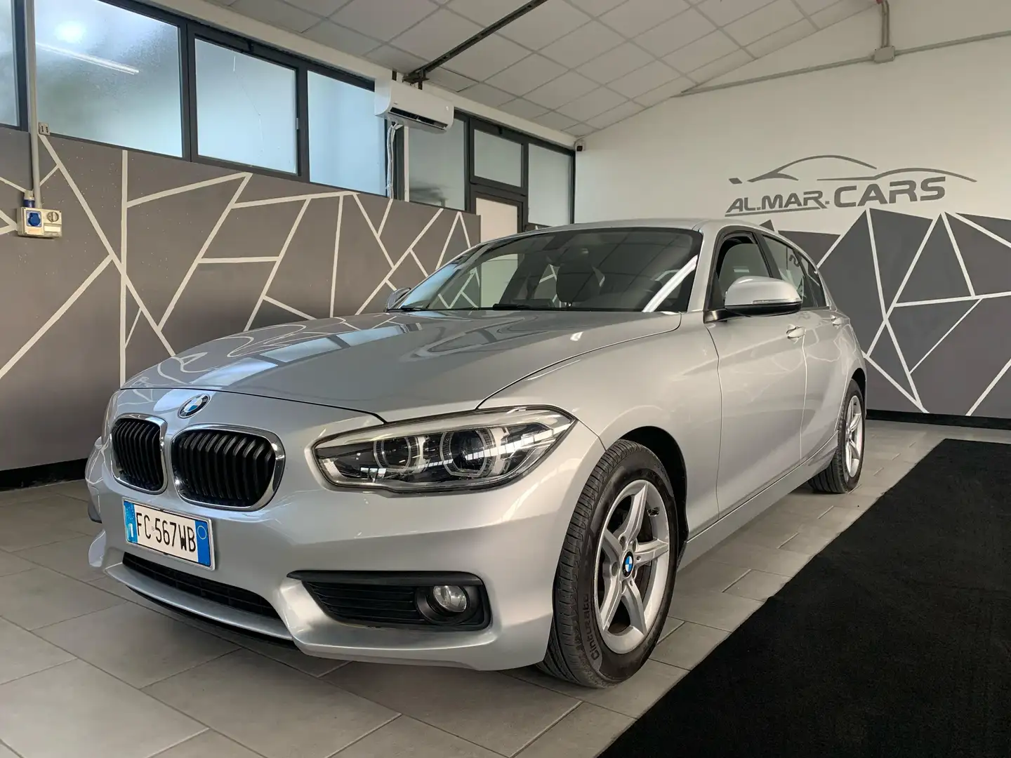 BMW 116 Serie 1 F/20-21 2015 116d Advantage 5p auto Argento - 1