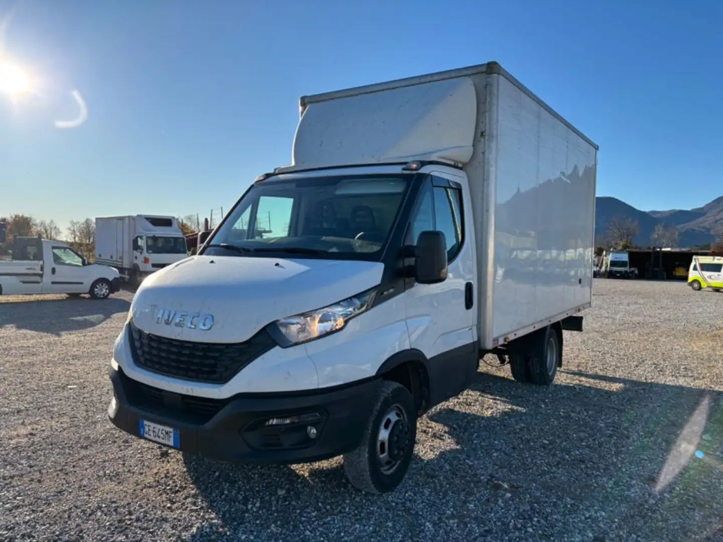 Iveco Daily 35C16 FURGONATO Blanco - 1