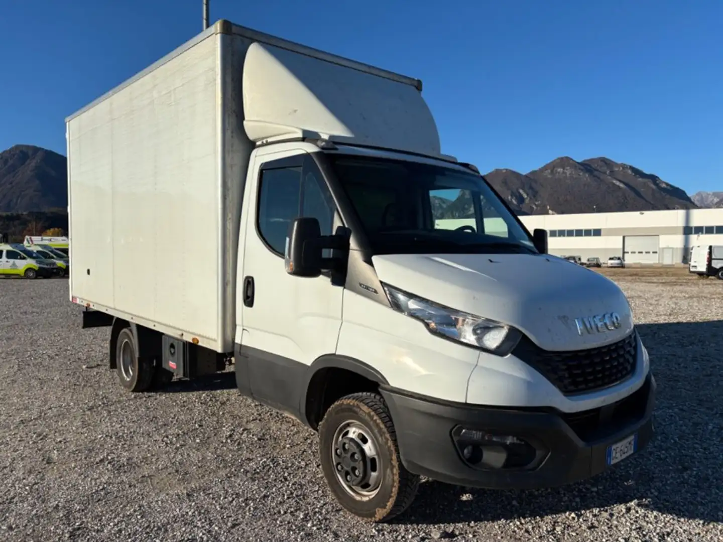 Iveco Daily 35C16 FURGONATO Blanco - 2