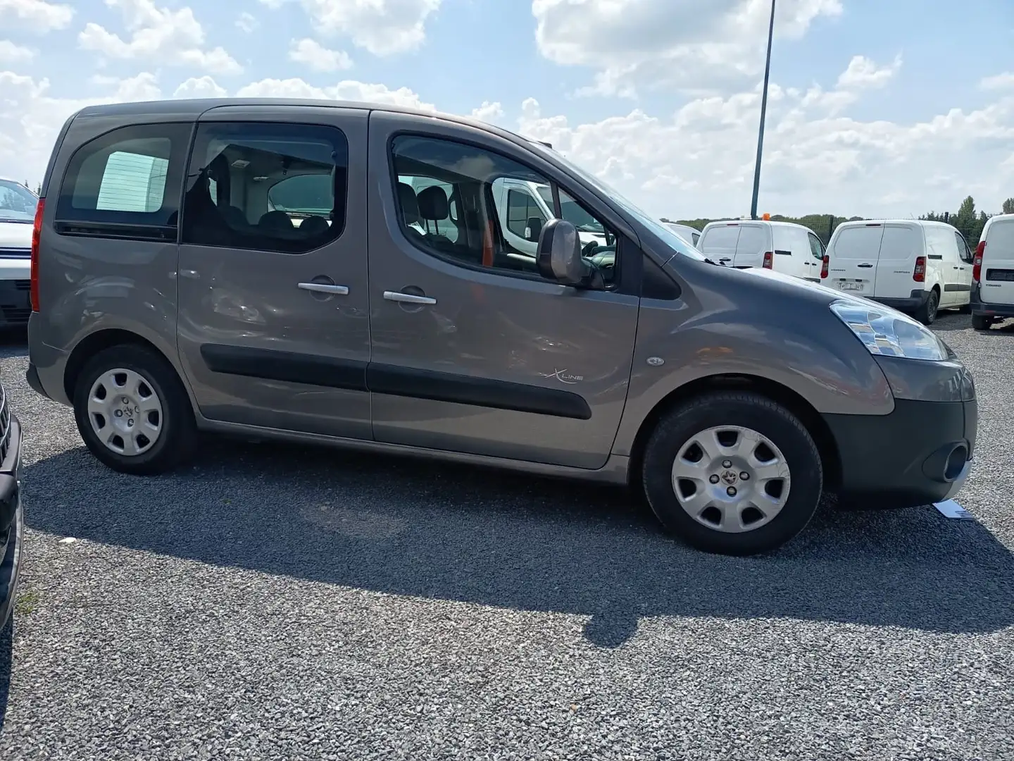 Peugeot Partner Partner Tepee 1.6 HDi 75ch X-LINE Gris - 2
