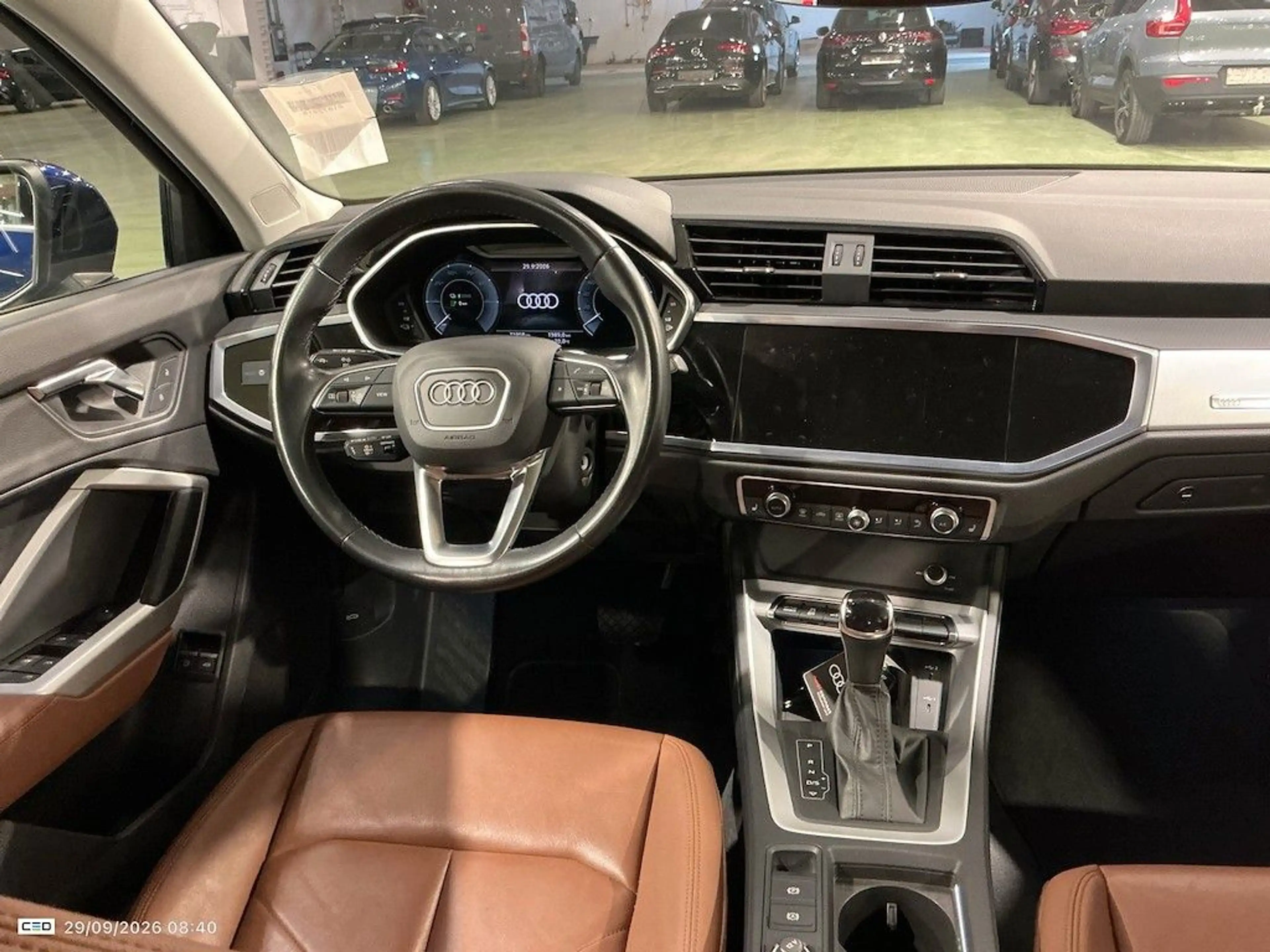 Audi Q3 1.4 TFSI E S TRONIC Plug in hybrid Leder — photo 6