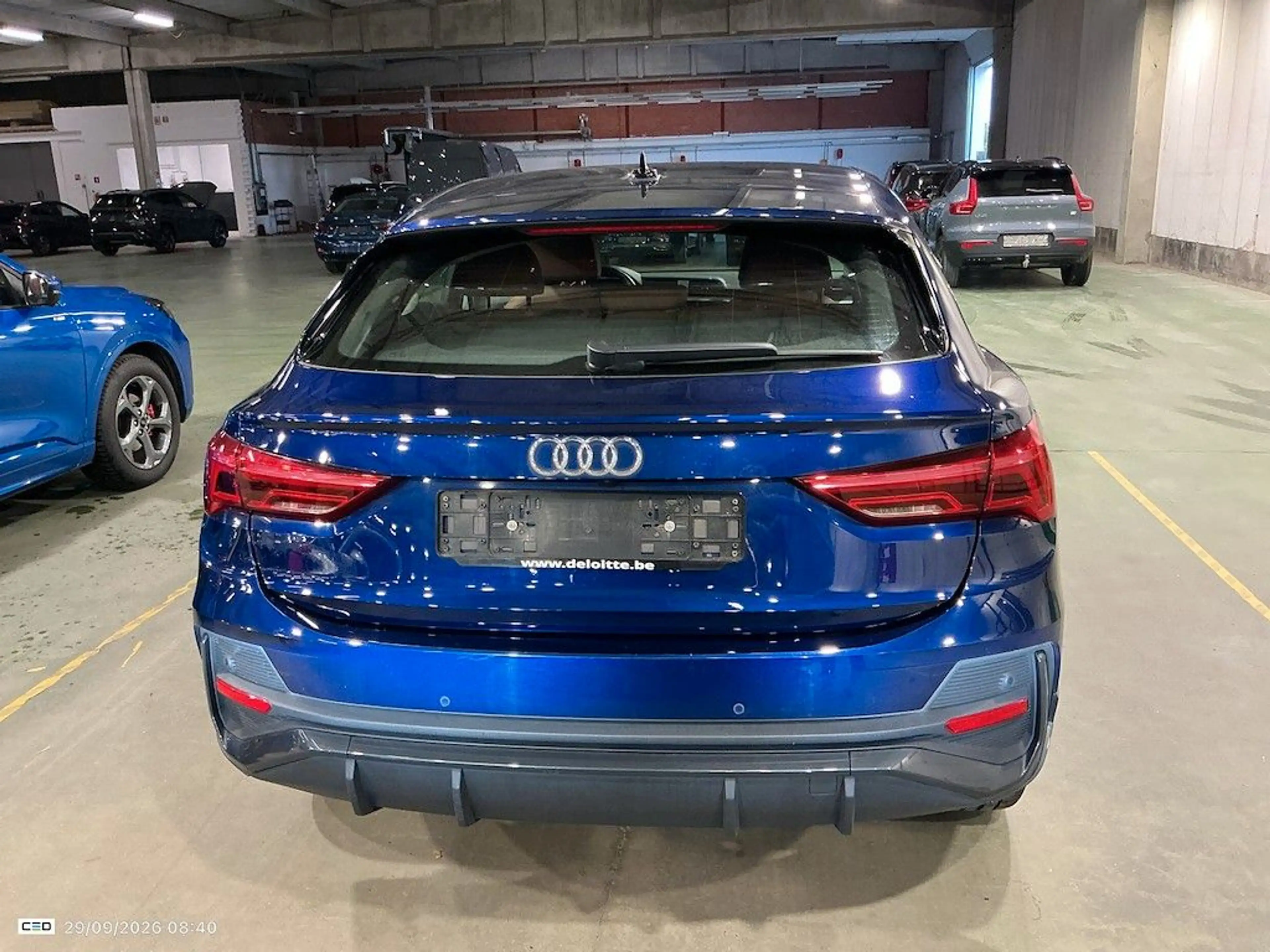 Audi Q3 1.4 TFSI E S TRONIC Plug in hybrid Leder — photo 4