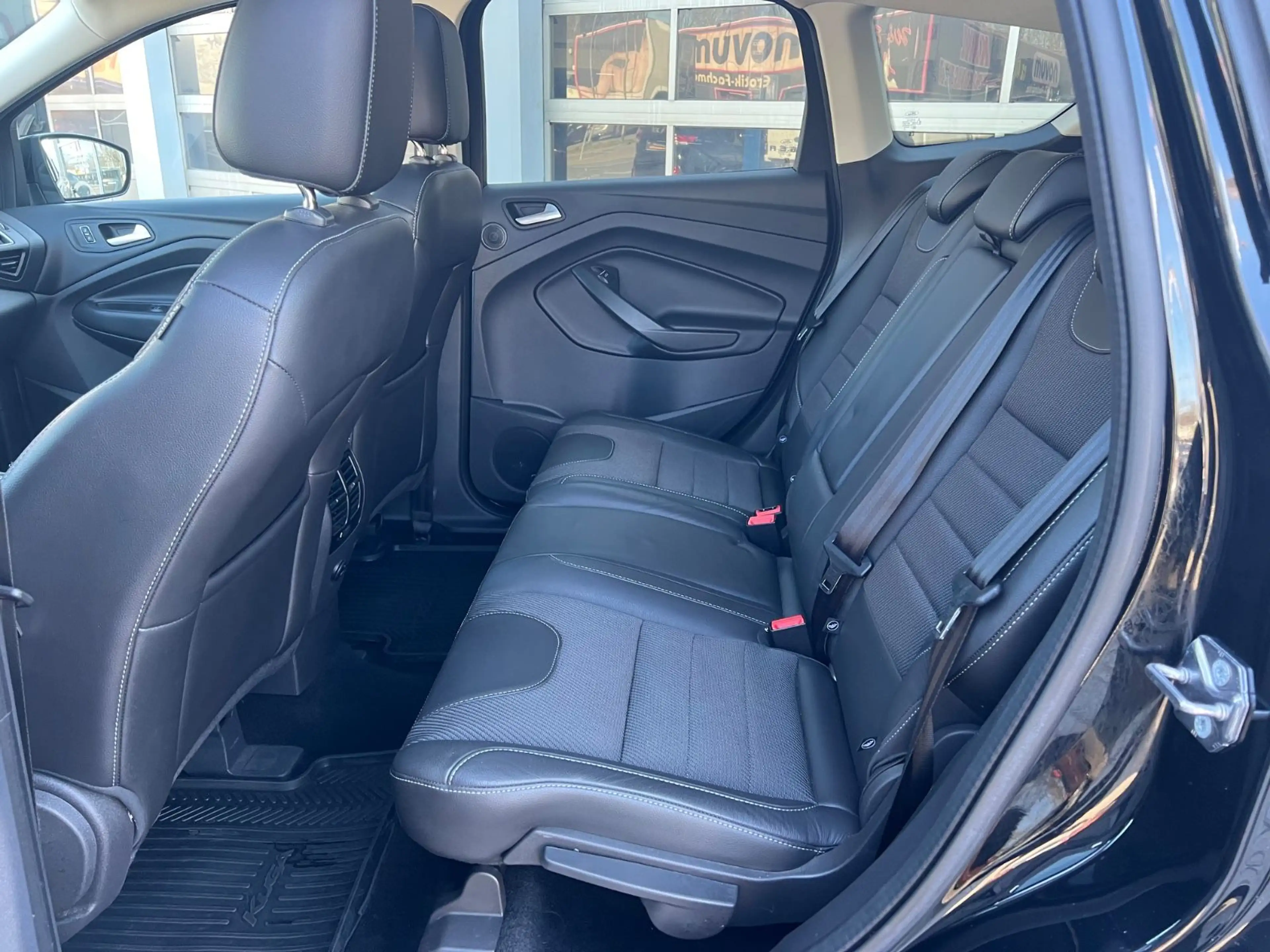 Ford Kuga Individual — photo 9