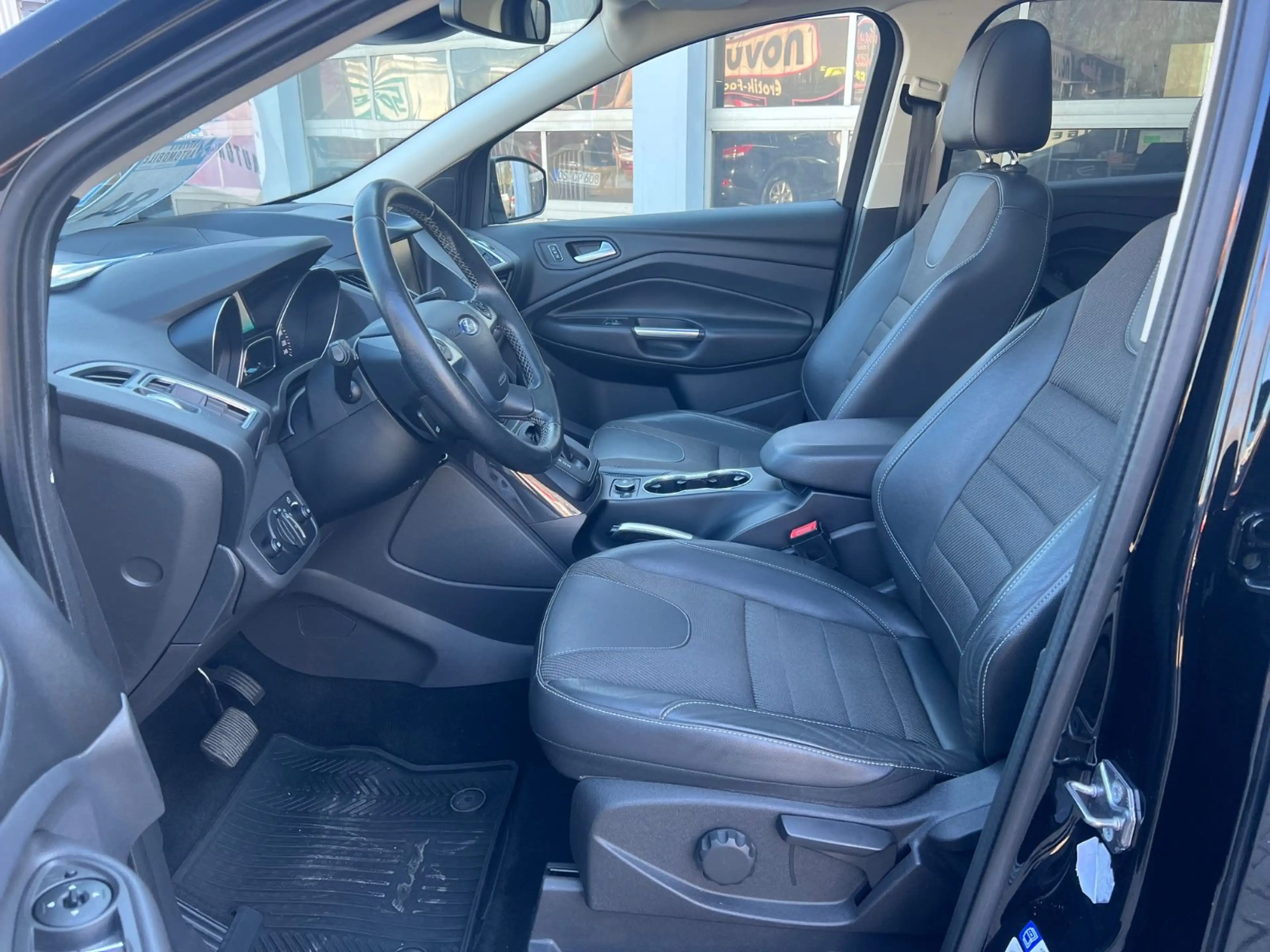 Ford Kuga Individual — photo 8