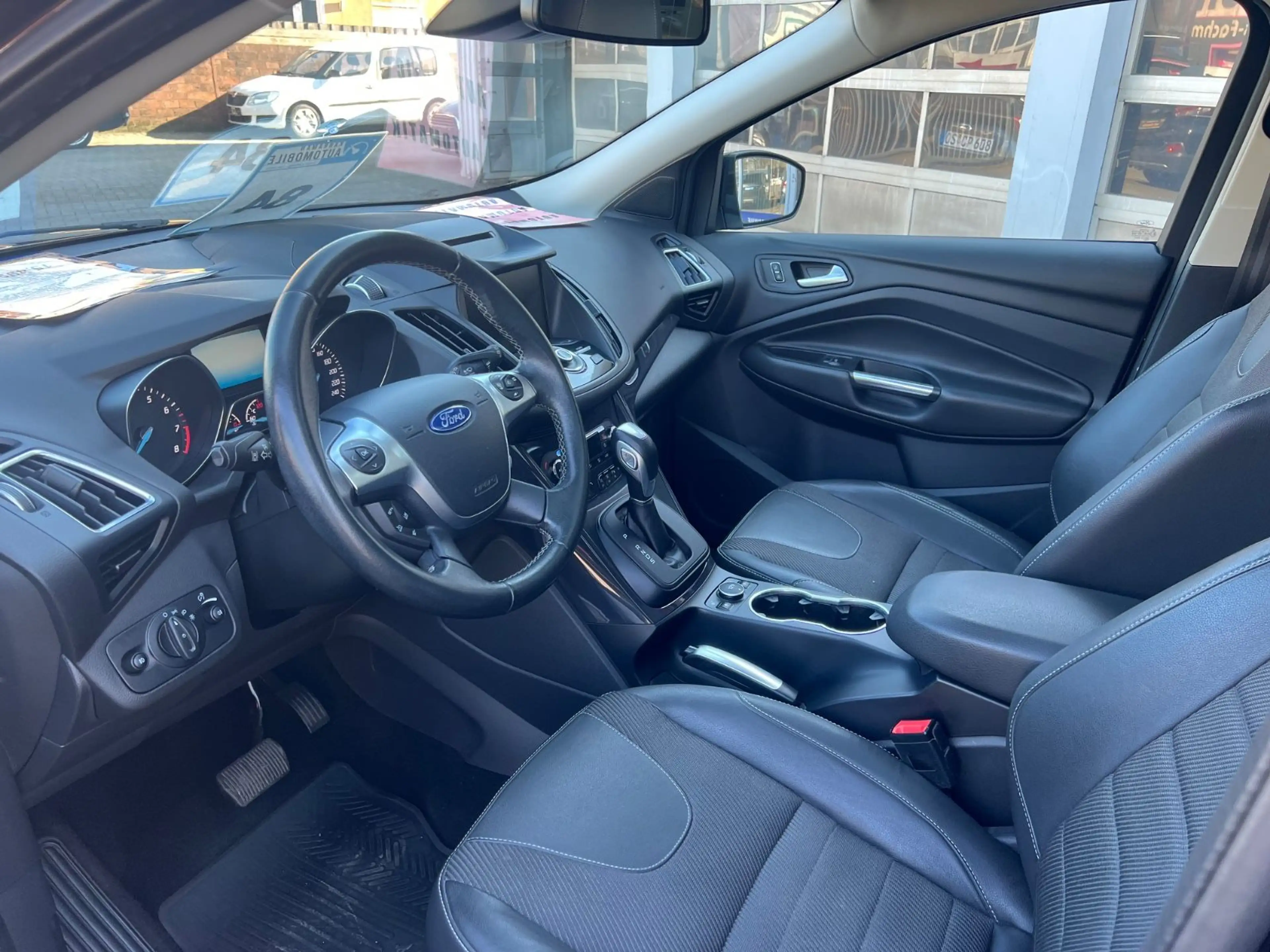 Ford Kuga Individual — photo 7