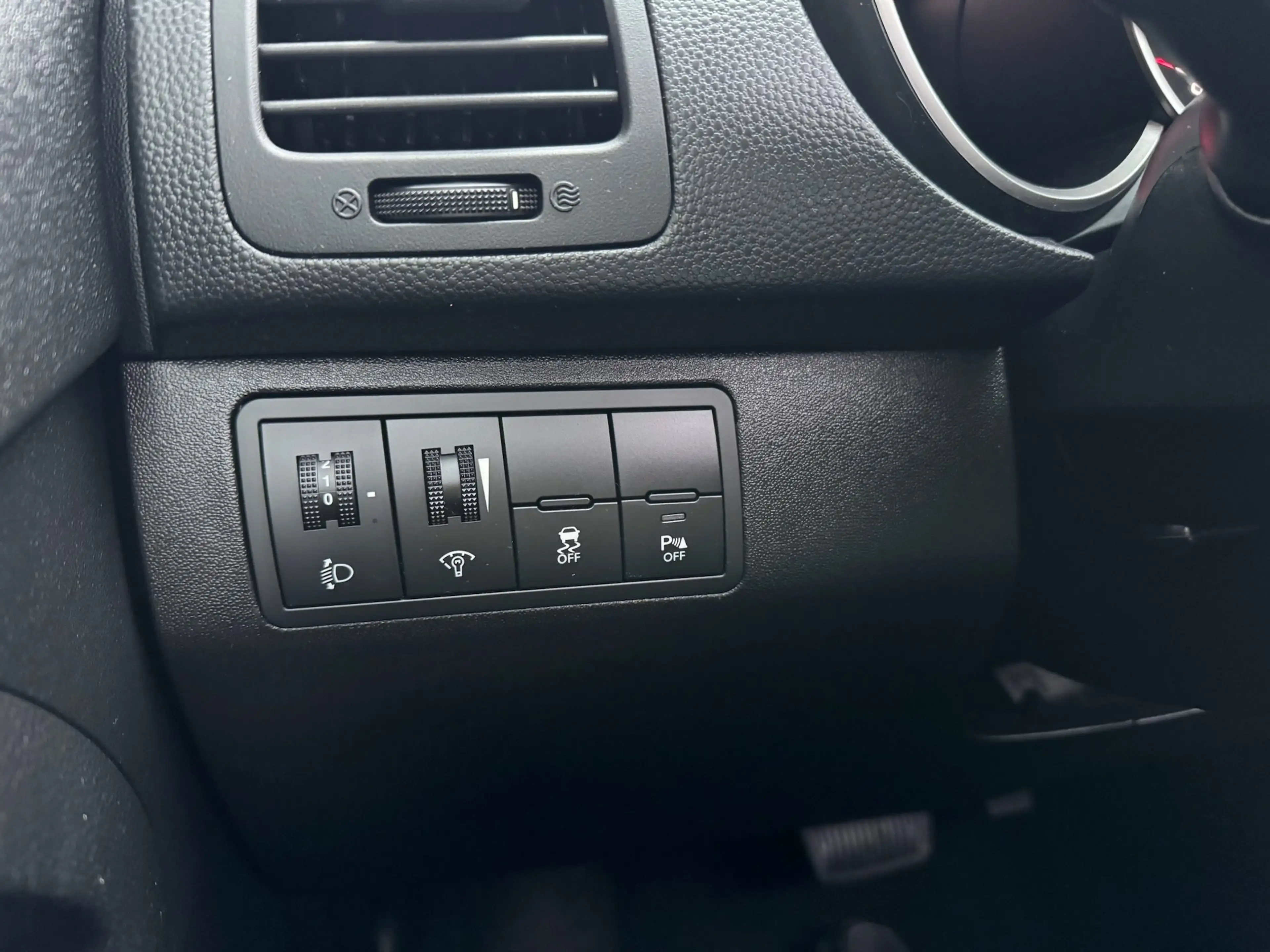 Kia Venga 1.6i World édition AUTO /PANO/ Navi/ CAM/GAR12m — photo 15