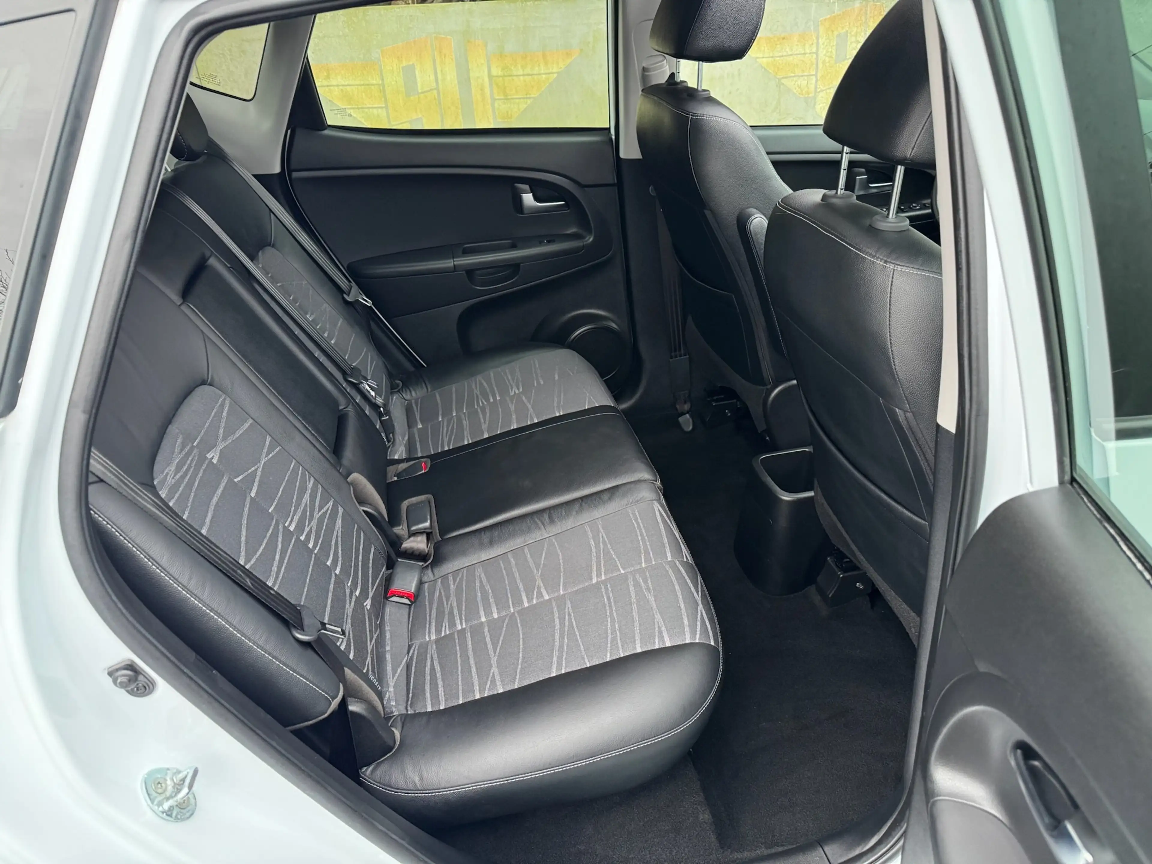 Kia Venga 1.6i World édition AUTO /PANO/ Navi/ CAM/GAR12m — photo 10