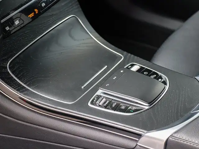Mercedes-Benz 300 view 17