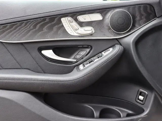 Mercedes-Benz 300 view 12