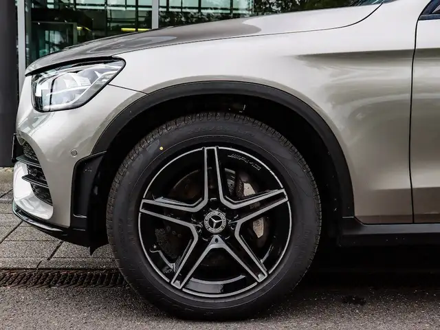 Mercedes-Benz 300 view 11