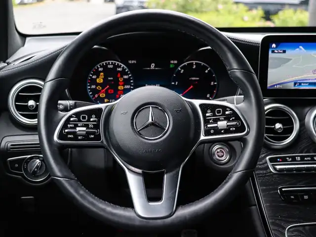 Mercedes-Benz 300 view 18