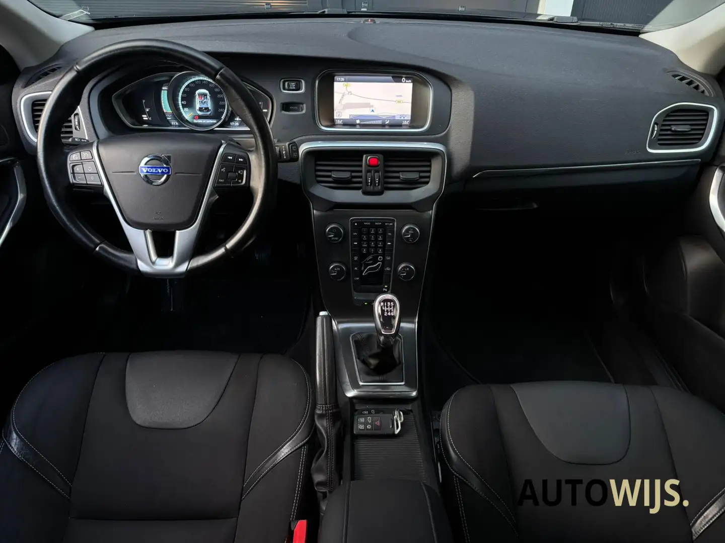 Volvo V40 1.6 T4 Momentum|NL AUTO|Trekhaak|Camera|Goed onder Schwarz - 2