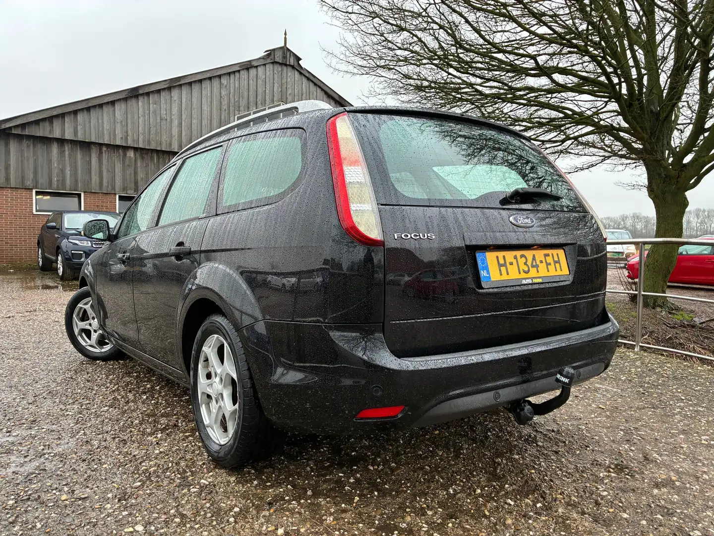 Ford Focus Wagon 1.6 Comfort | PDC + Cruise + Clima nu € 3.97 Schwarz - 2