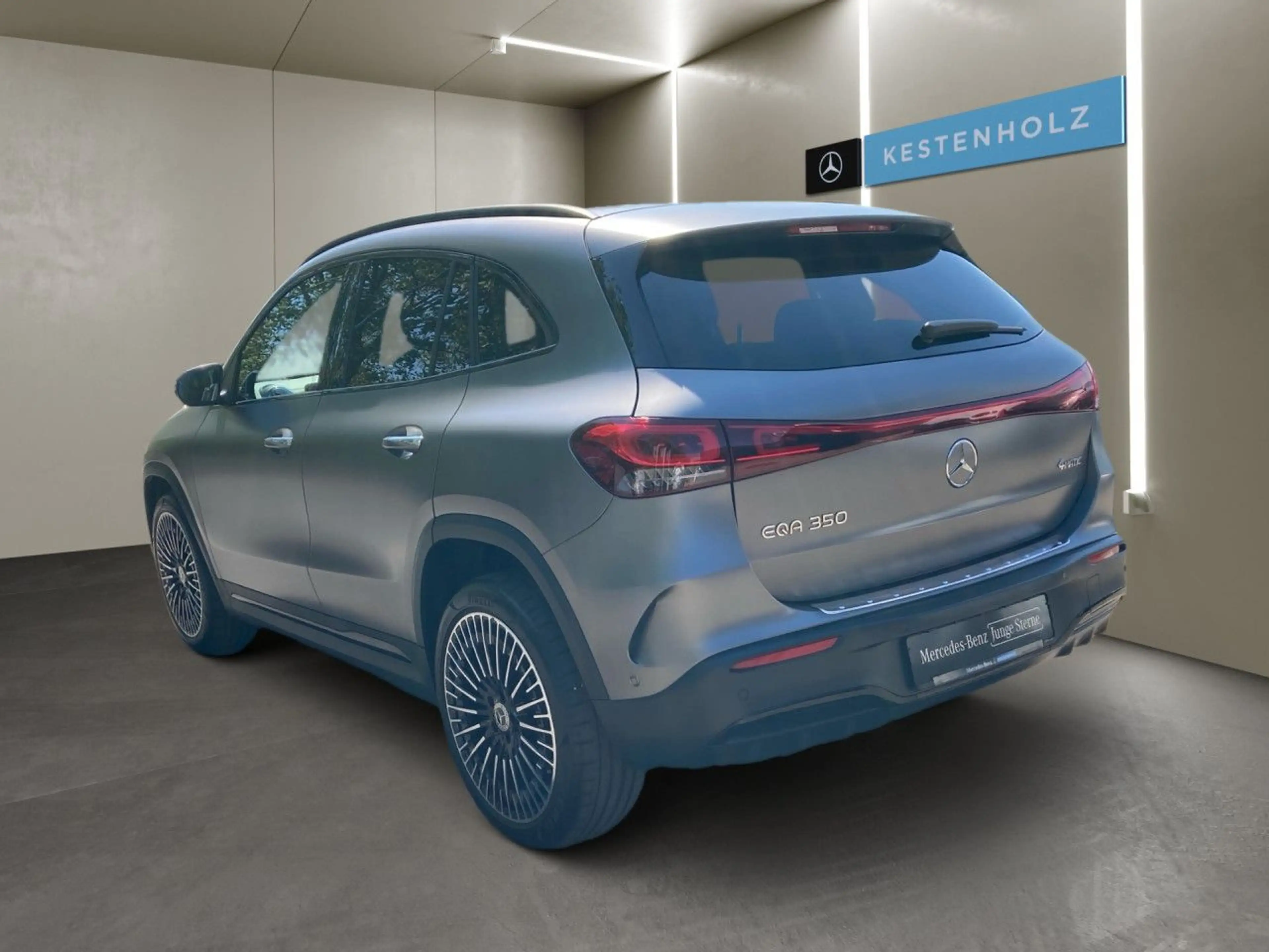 Mercedes-Benz EQA 350 4Matic Sportpaket Bluetooth Navi LED Klima — photo 6