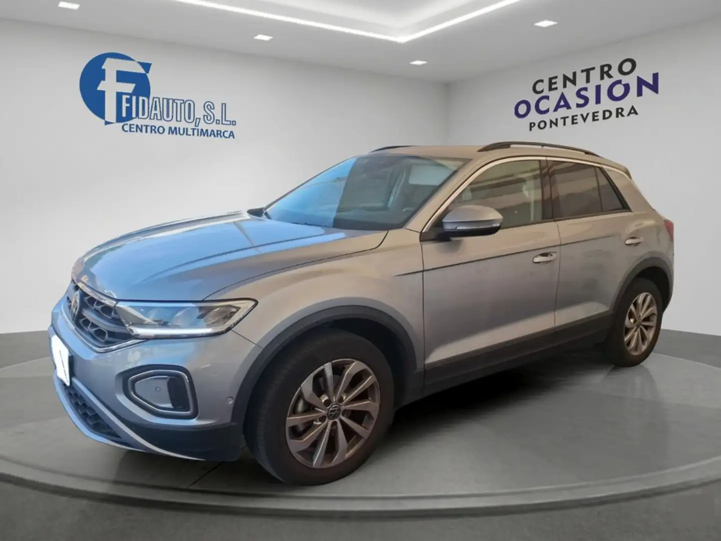 Volkswagen T-Roc Life 1.5 TSI 110kW (150CV) DSG Gris - 2
